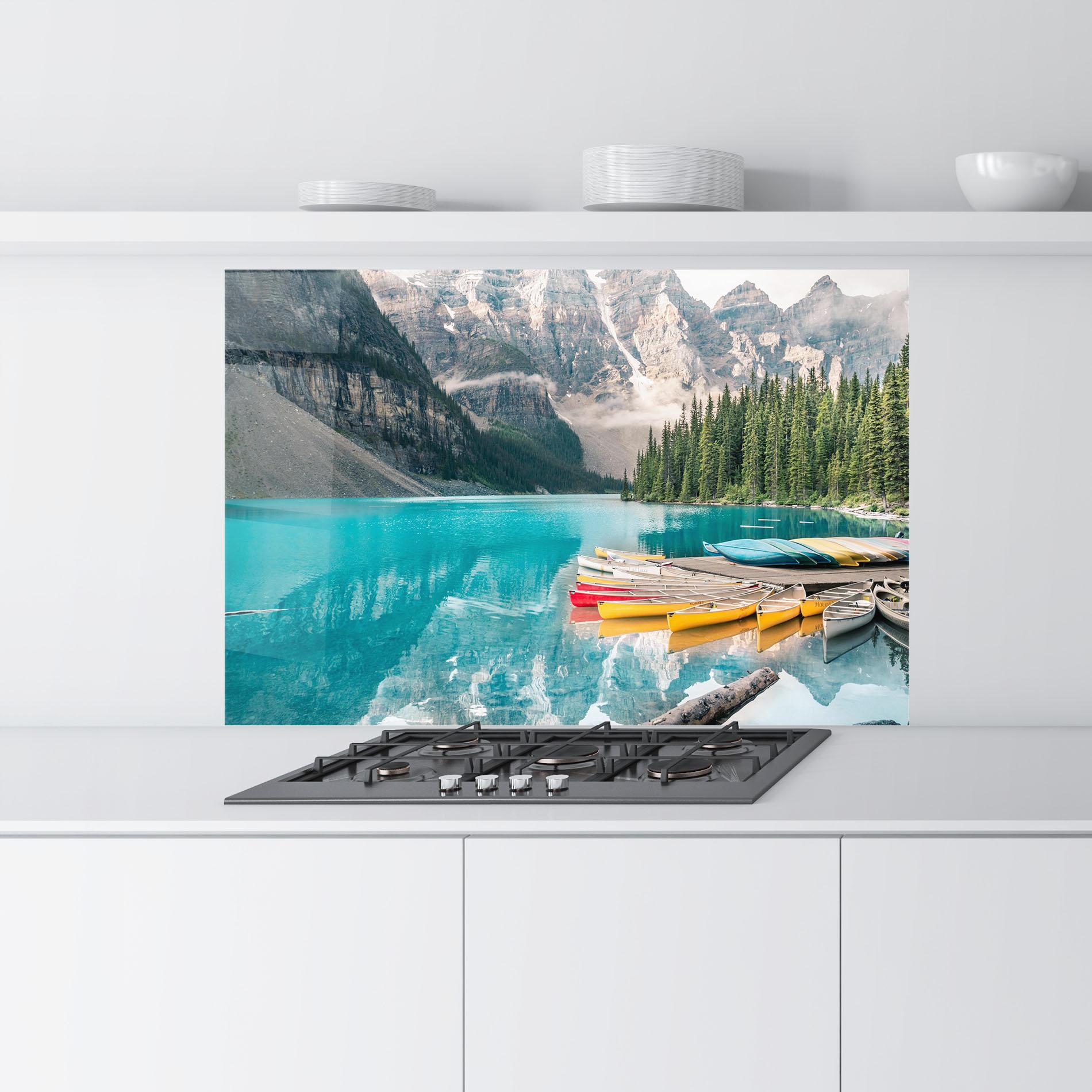 Küchenrückwand Glas Beautiful Moraine Lake mockup 9