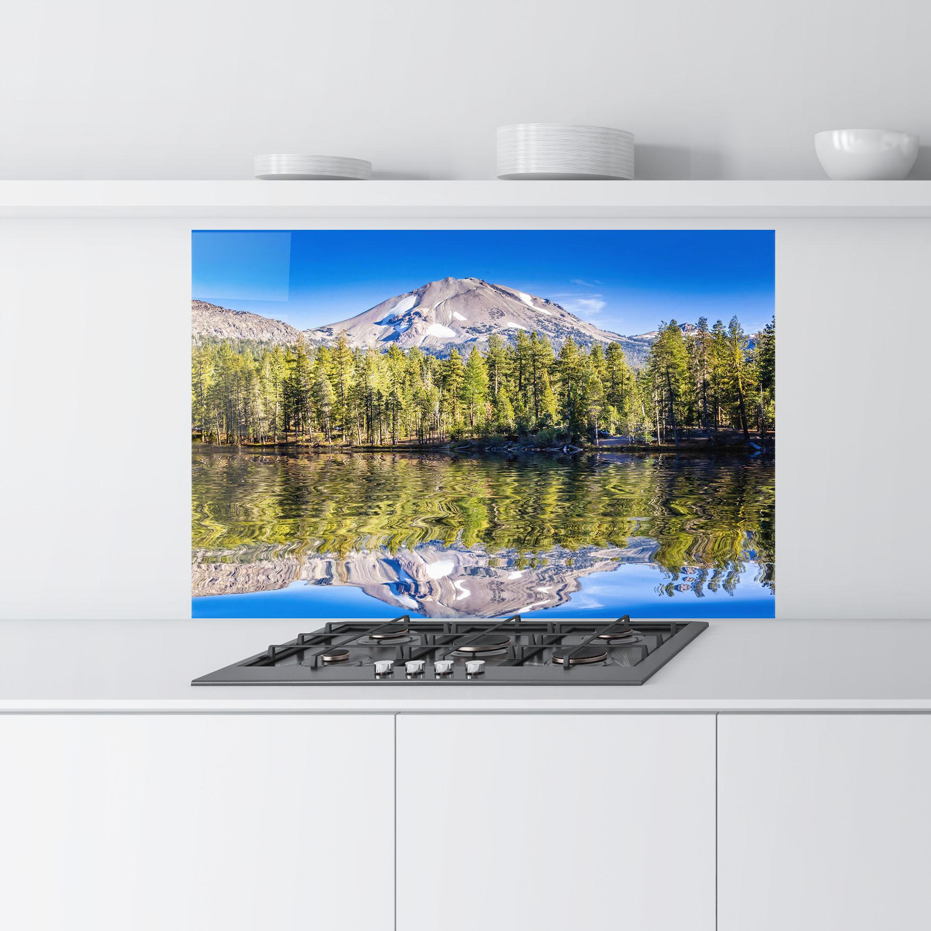 Küchenrückwand Glas Green Tree Lake mockup 9