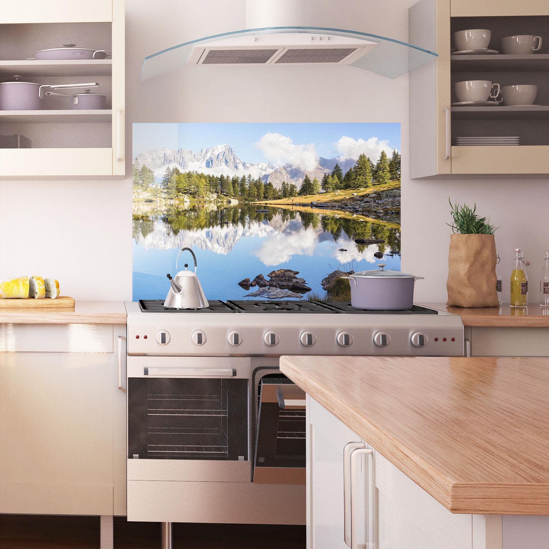 Küchenrückwand Glas Mountain Reflection mockup 1