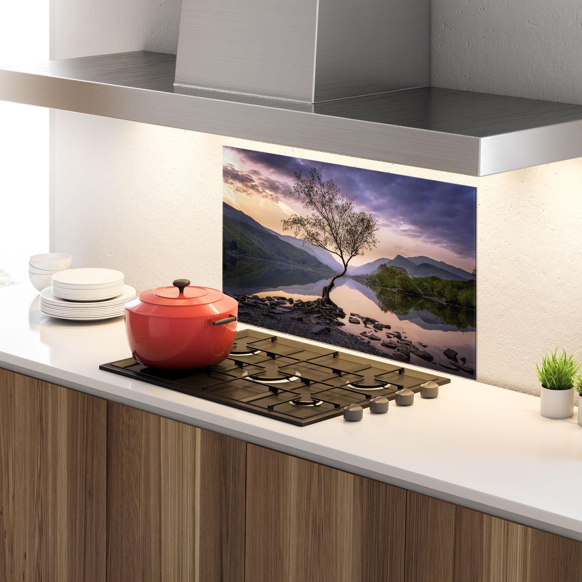 Küchenrückwand Glas Lone Tree mockup 4