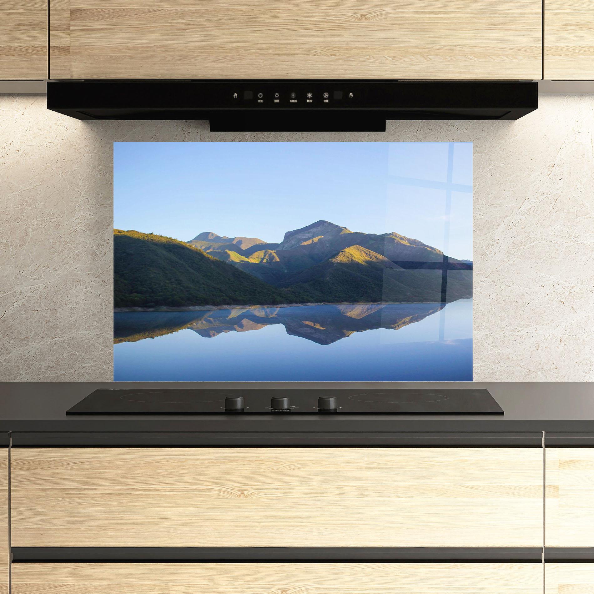 Küchenrückwand Glas Blue Nice Lake mockup 3