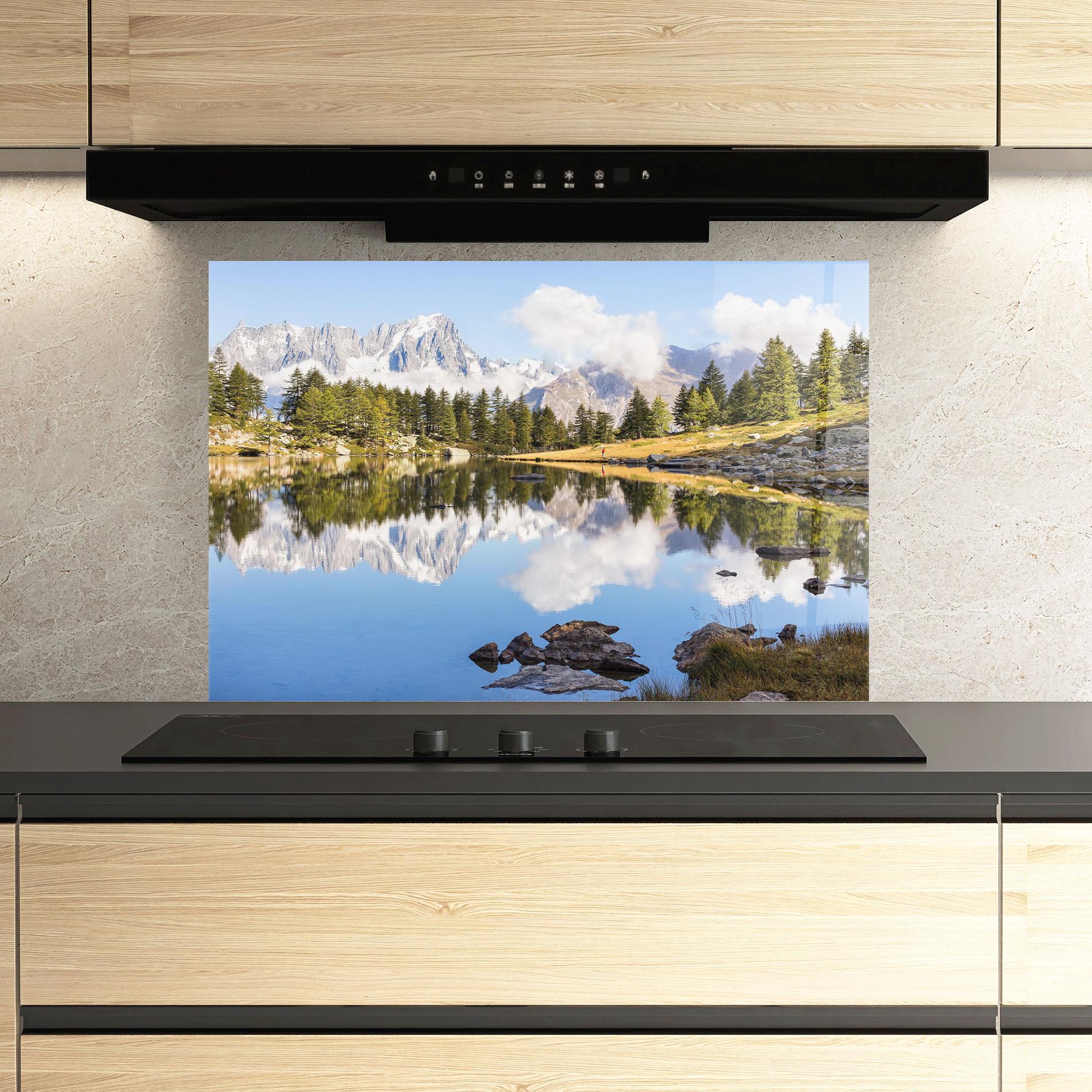 Küchenrückwand Glas Mountain Reflection mockup 3