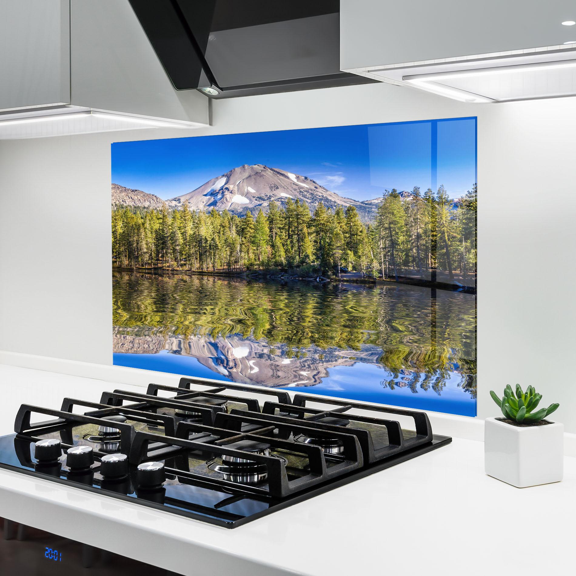 Küchenrückwand Glas Green Tree Lake mockup 6