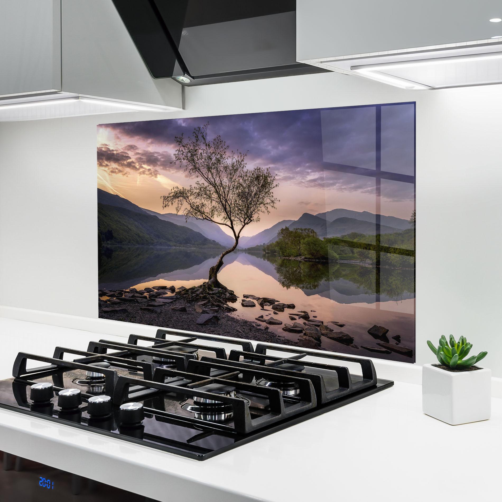 Küchenrückwand Glas Lone Tree mockup 6
