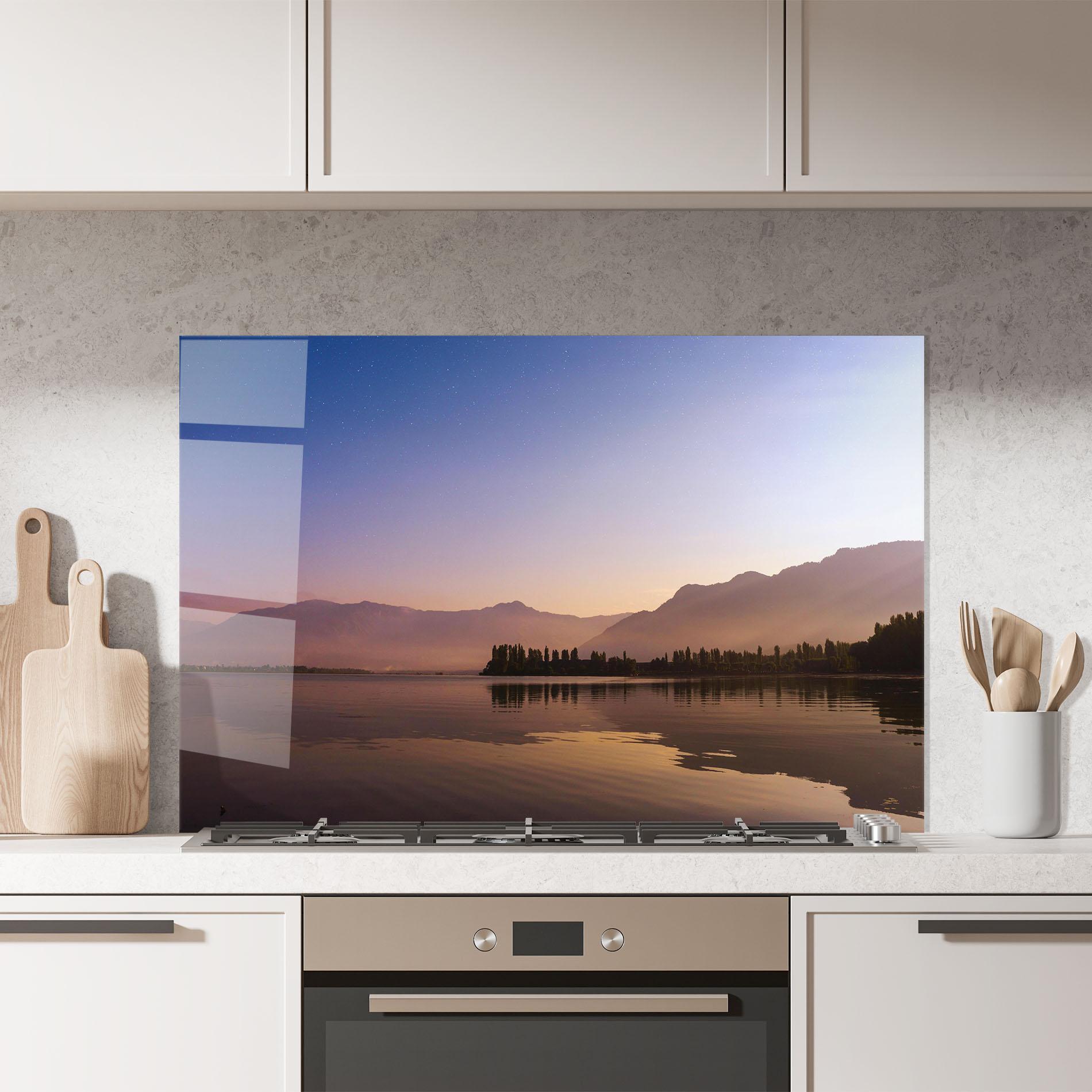 Küchenrückwand Glas Brown Light Lake mockup 7