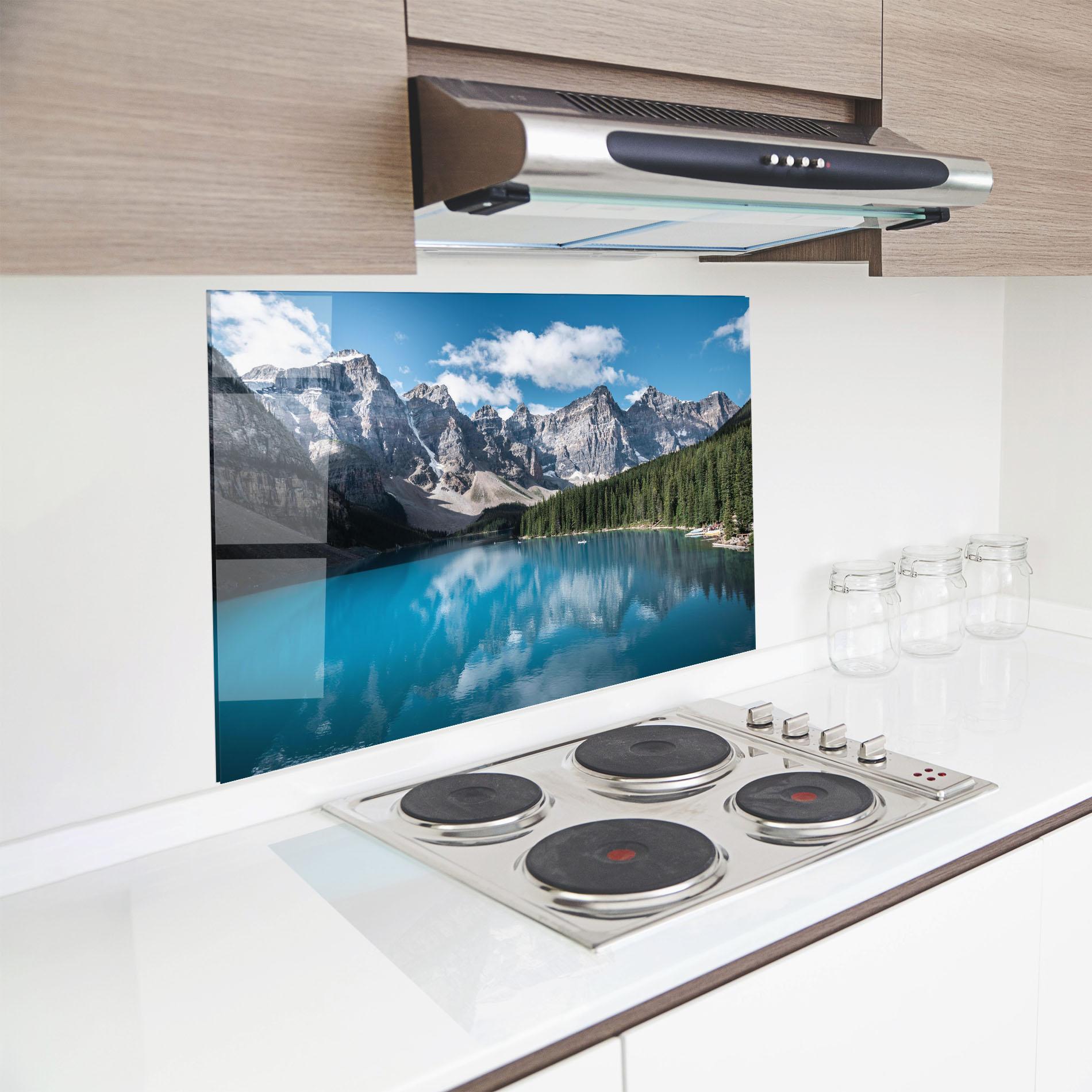 Küchenrückwand Glas Beautiful Lake Canada mockup 8