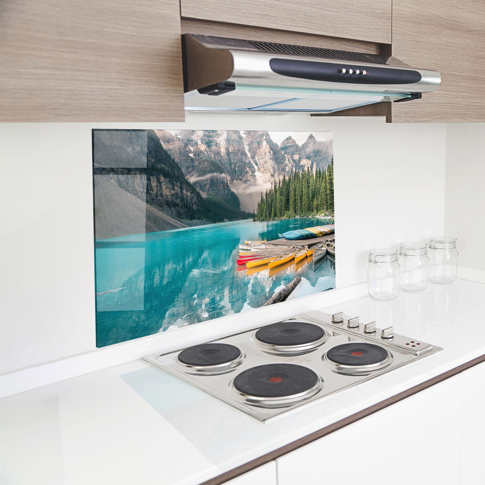 Küchenrückwand Glas Beautiful Moraine Lake mockup 8