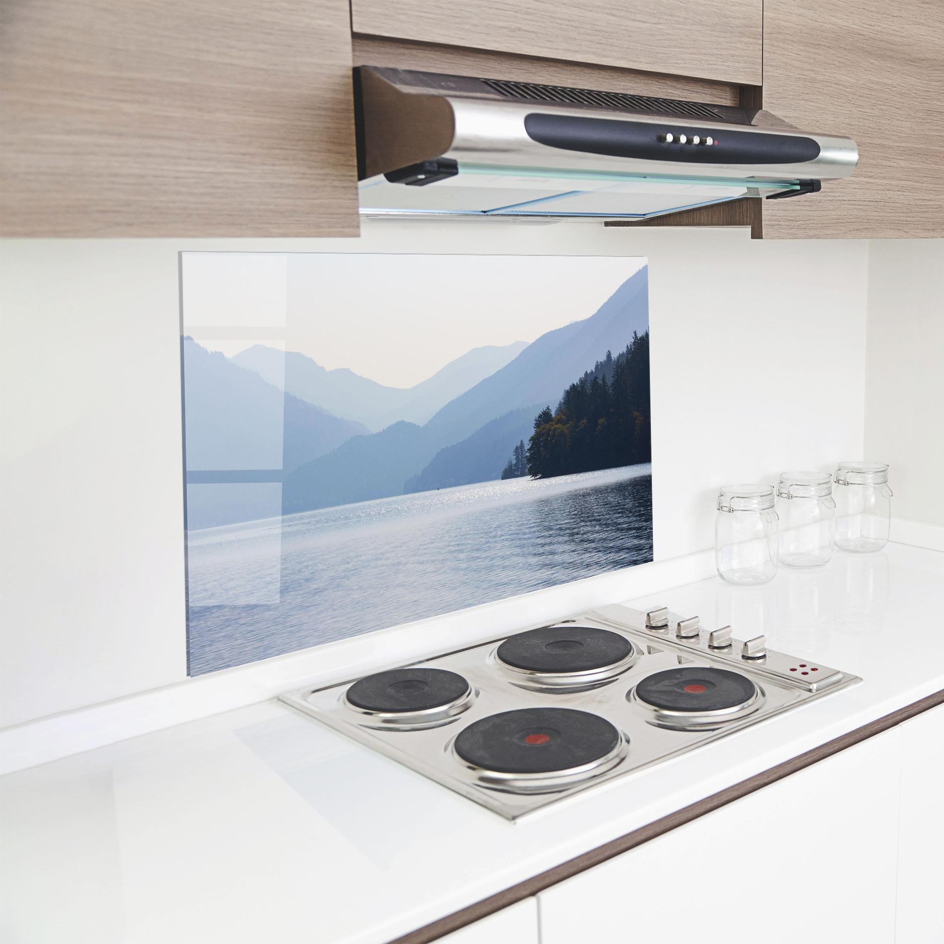 Küchenrückwand Glas Grey Lake View mockup 8