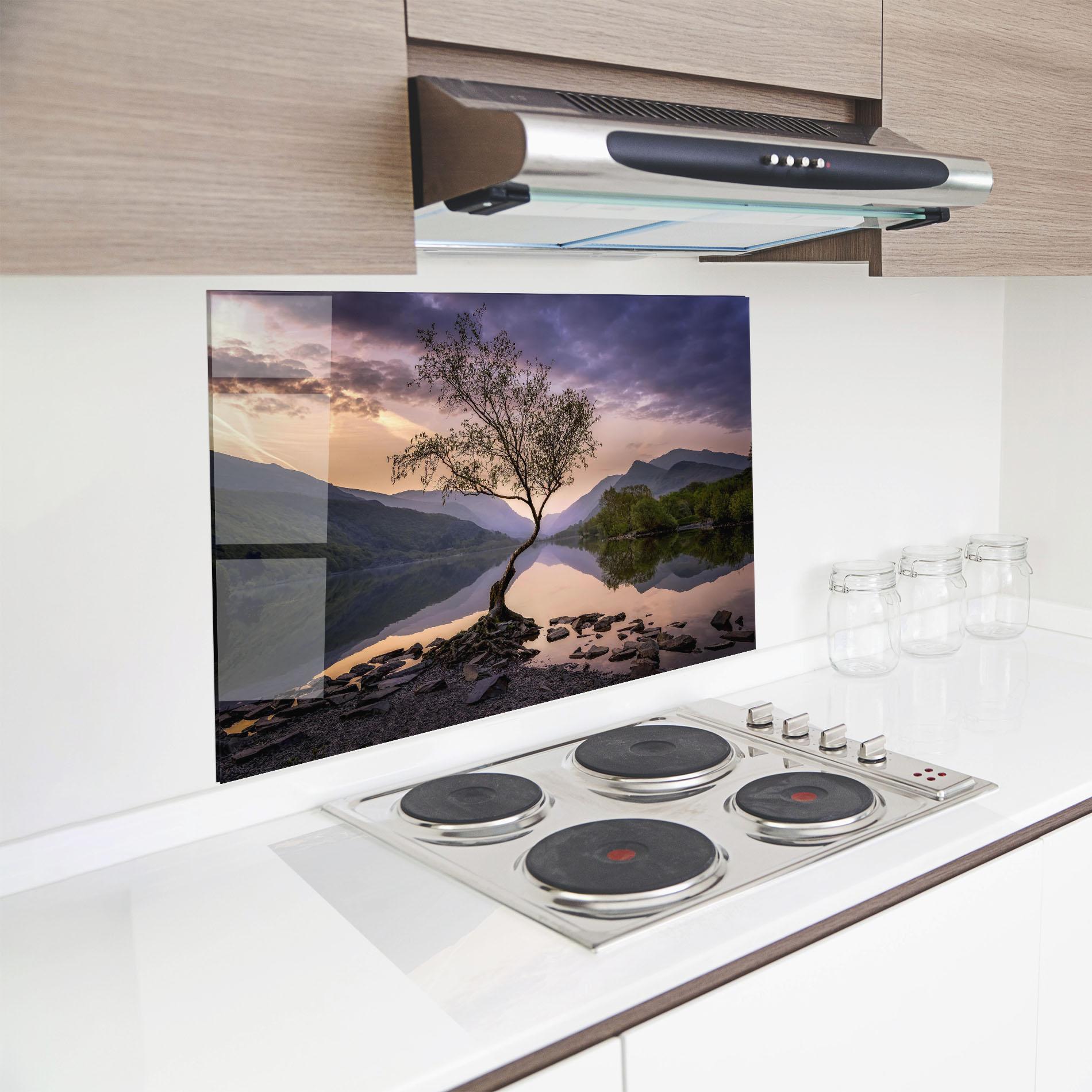 Küchenrückwand Glas Lone Tree mockup 8