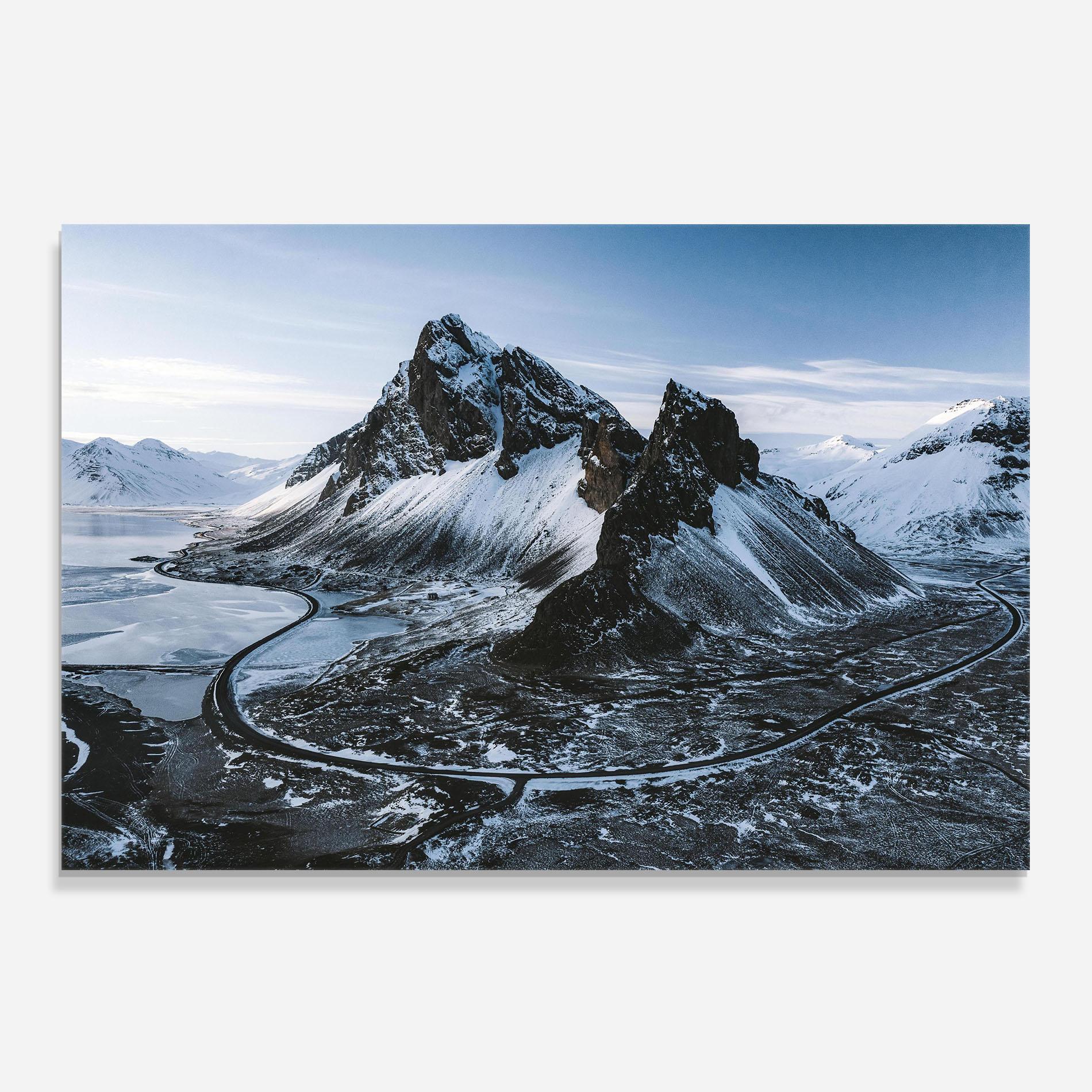 Küchenrückwand Glas Black Snowy Mountain mockup 0