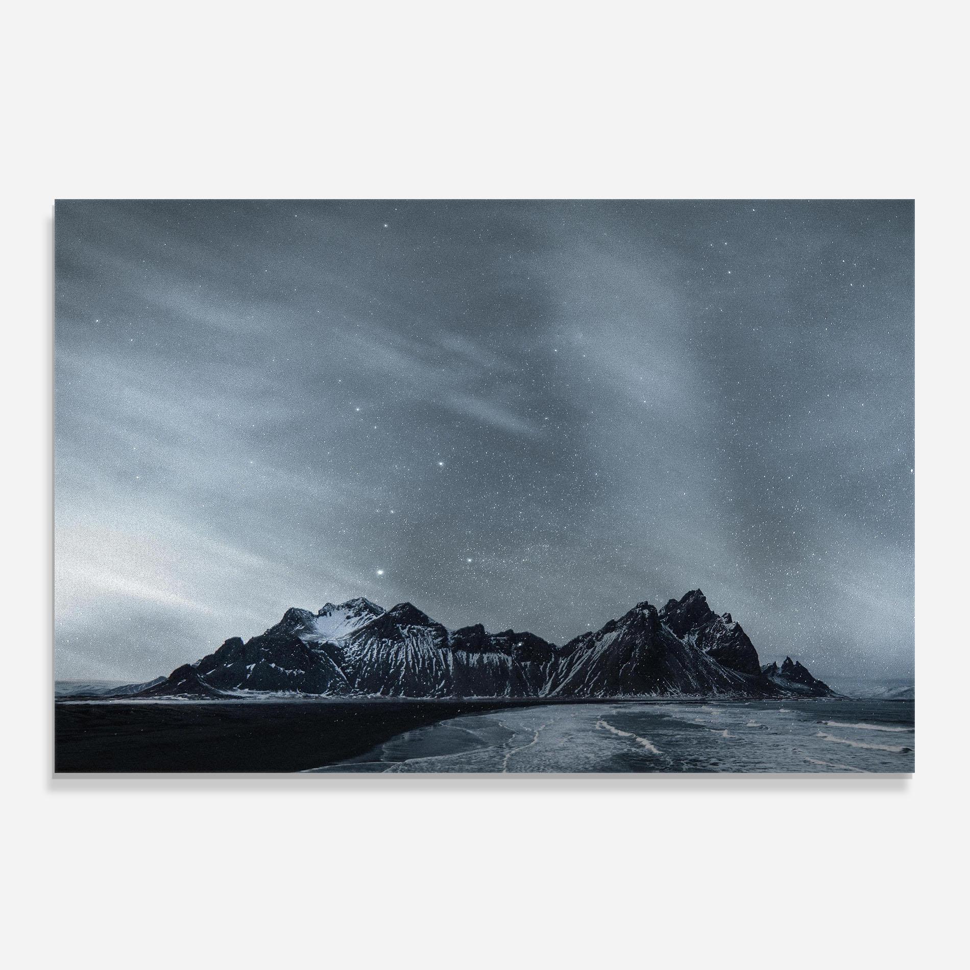 Küchenrückwand Glas Grey Star Mountain mockup 0