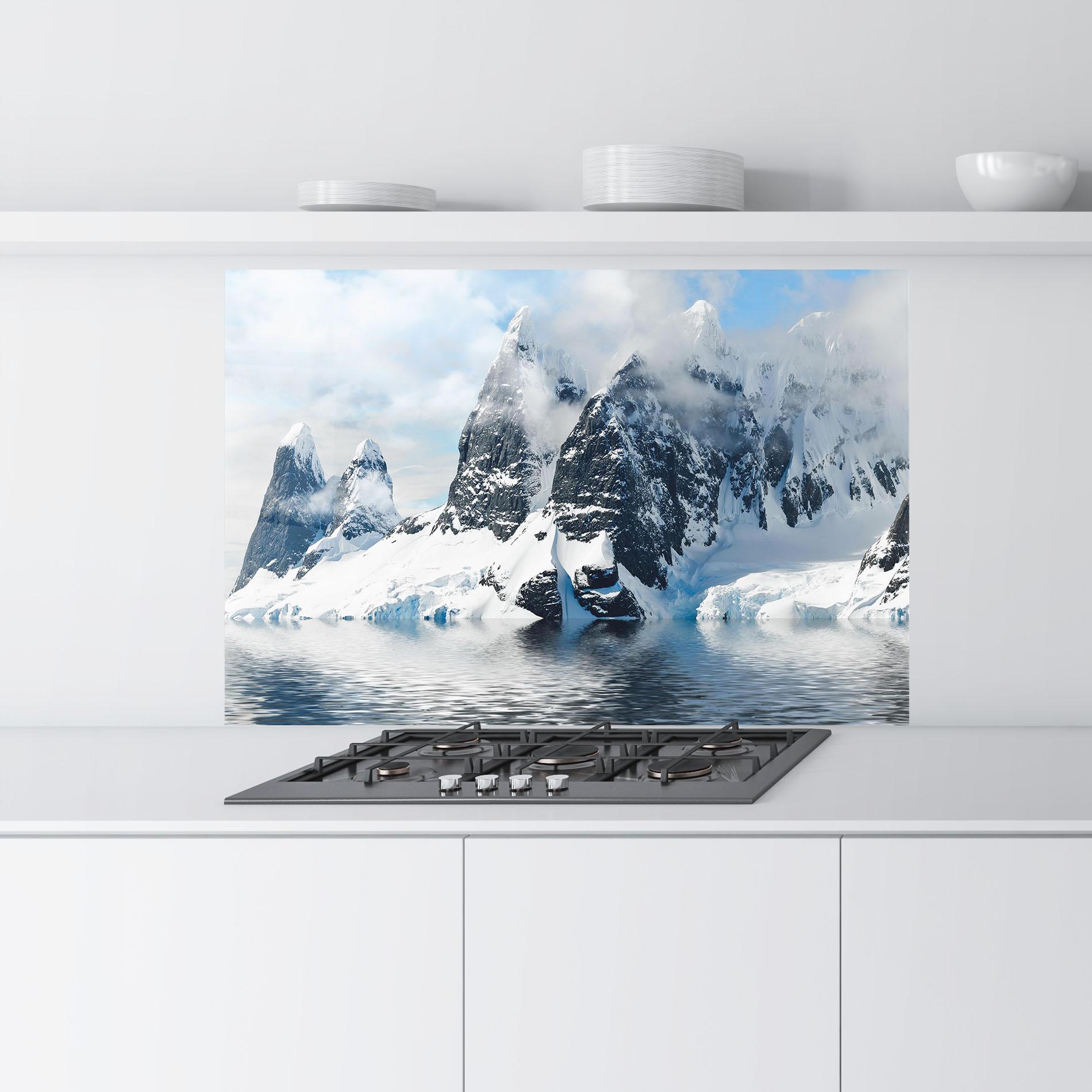 Küchenrückwand Glas Glacial Mountains mockup 9
