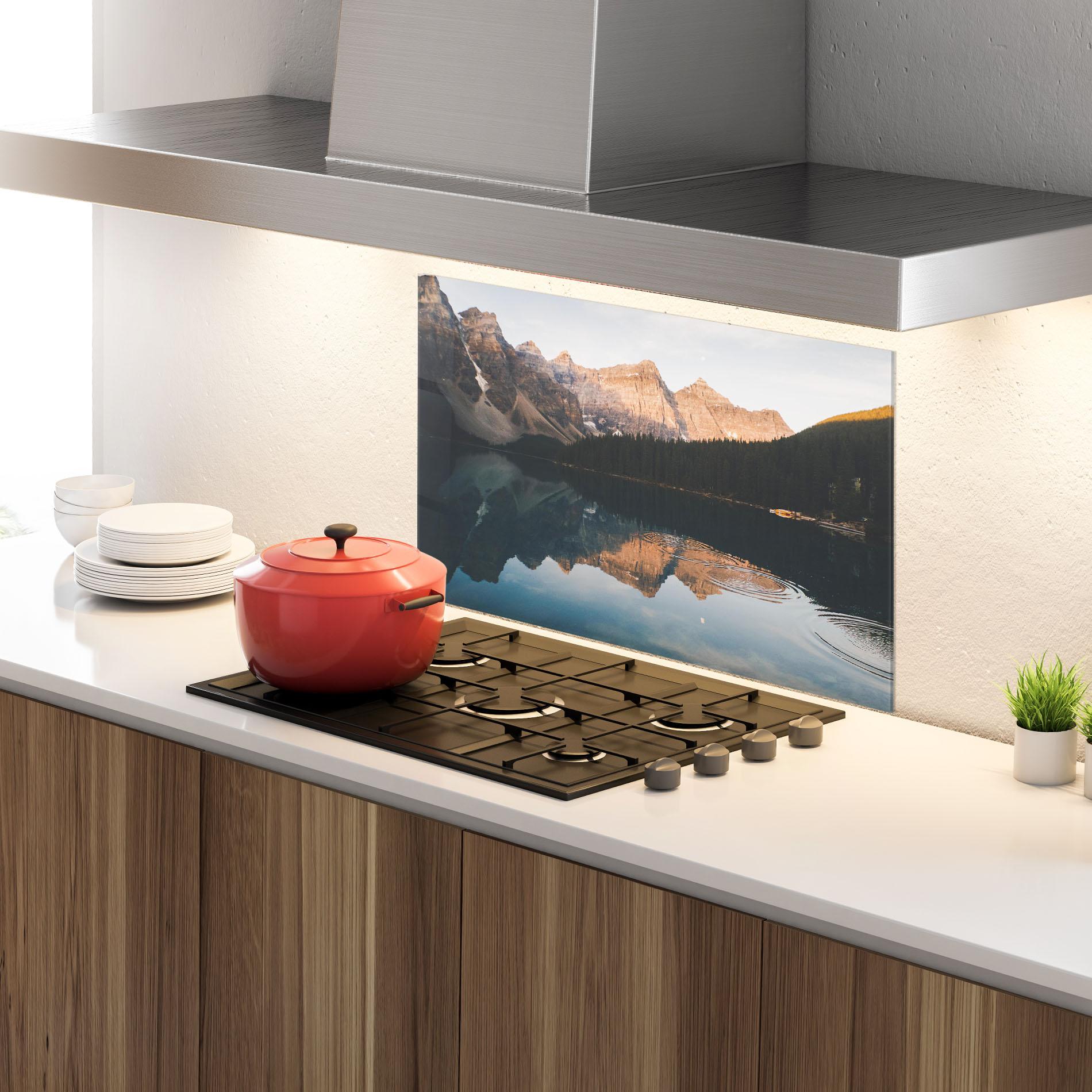 Küchenrückwand Glas Brown Mountain Lake mockup 4
