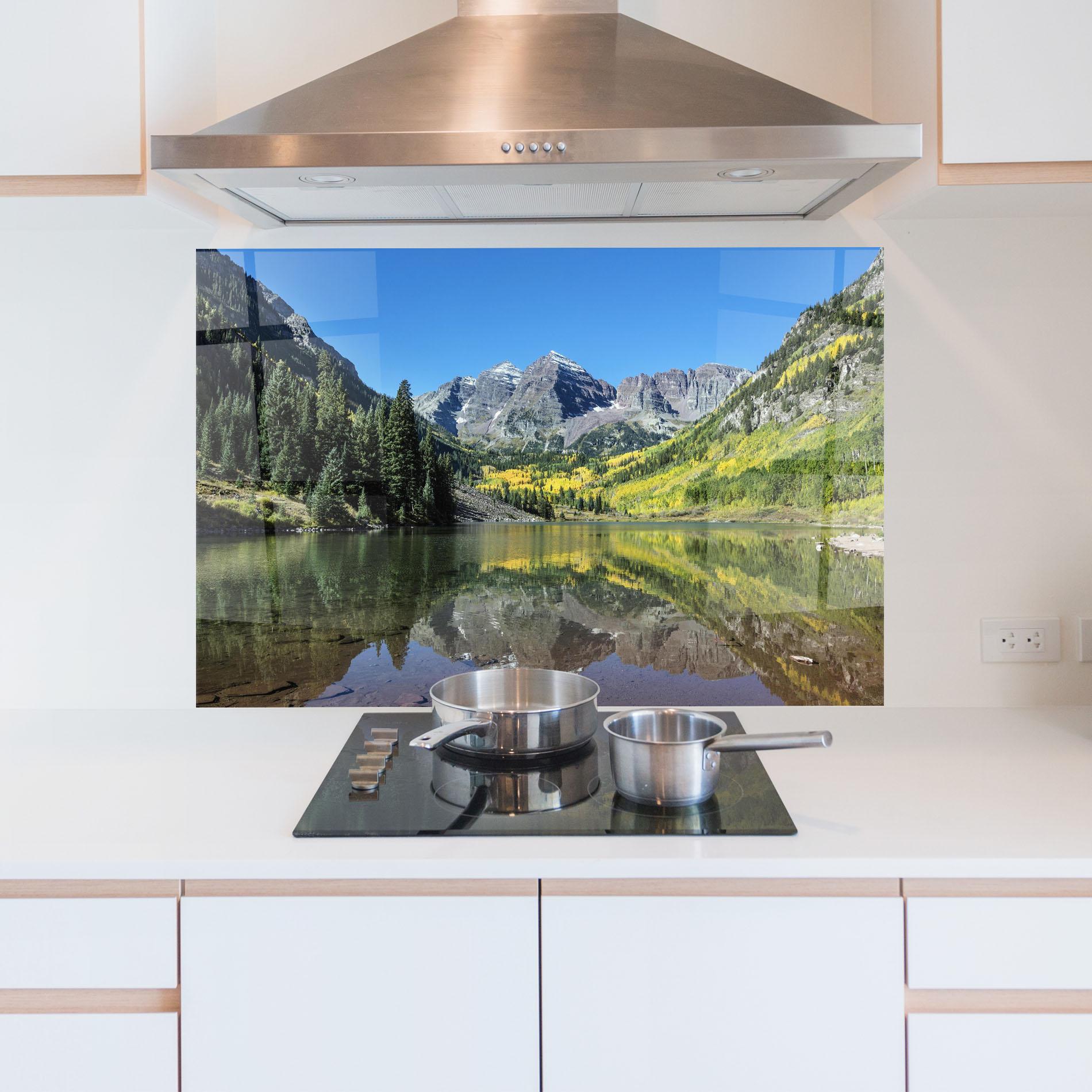 Küchenrückwand Glas Lake Green Mountain mockup 5