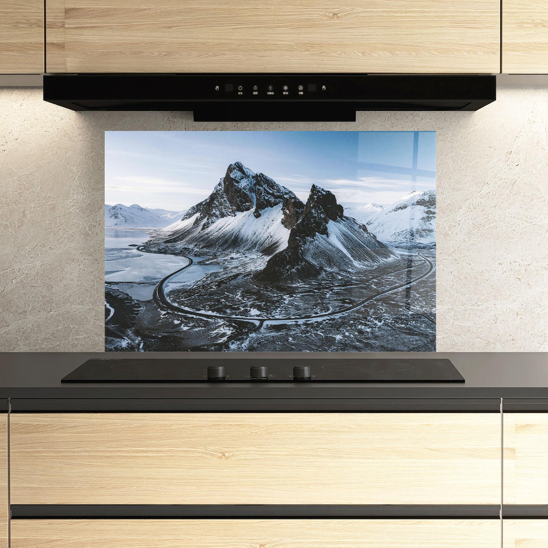 Küchenrückwand Glas Black Snowy Mountain mockup 3