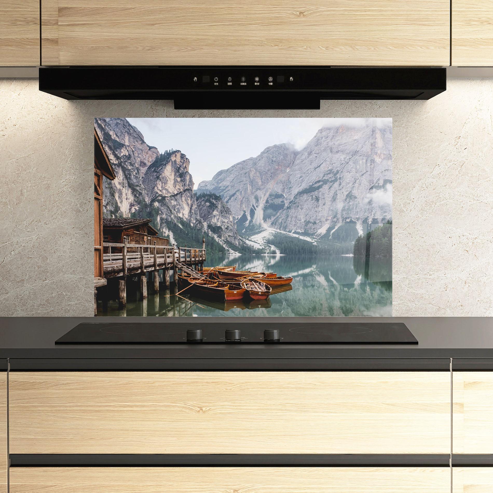 Küchenrückwand Glas Boat Lake Mountain mockup 3