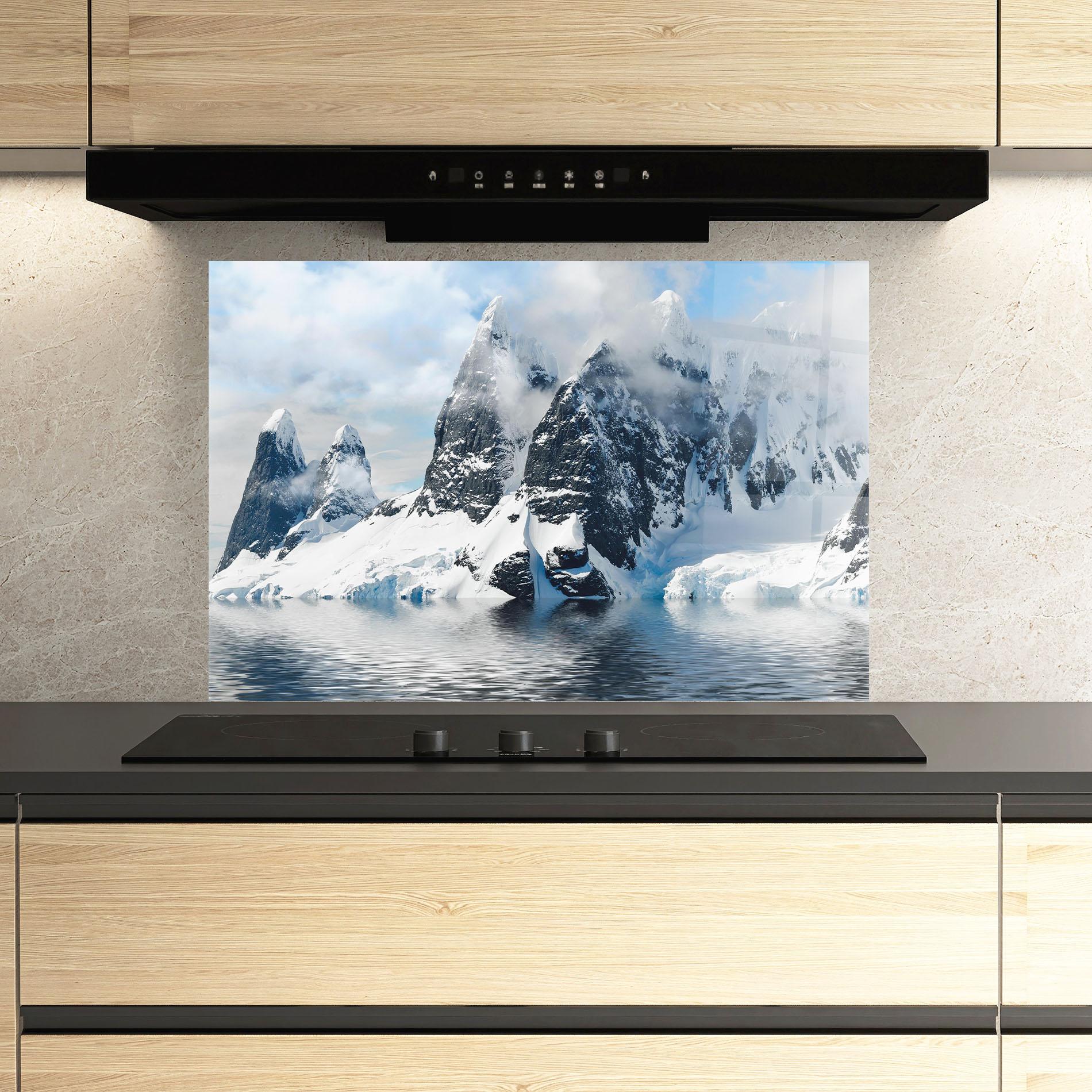 Küchenrückwand Glas Glacial Mountains mockup 3