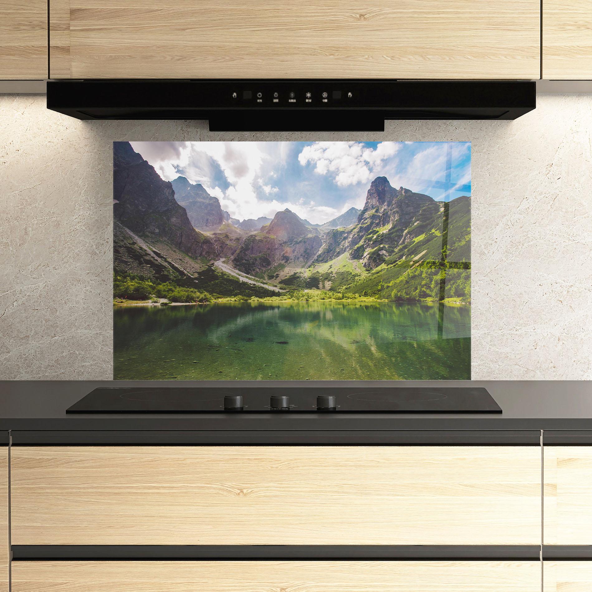 Küchenrückwand Glas Green Mountain mockup 3