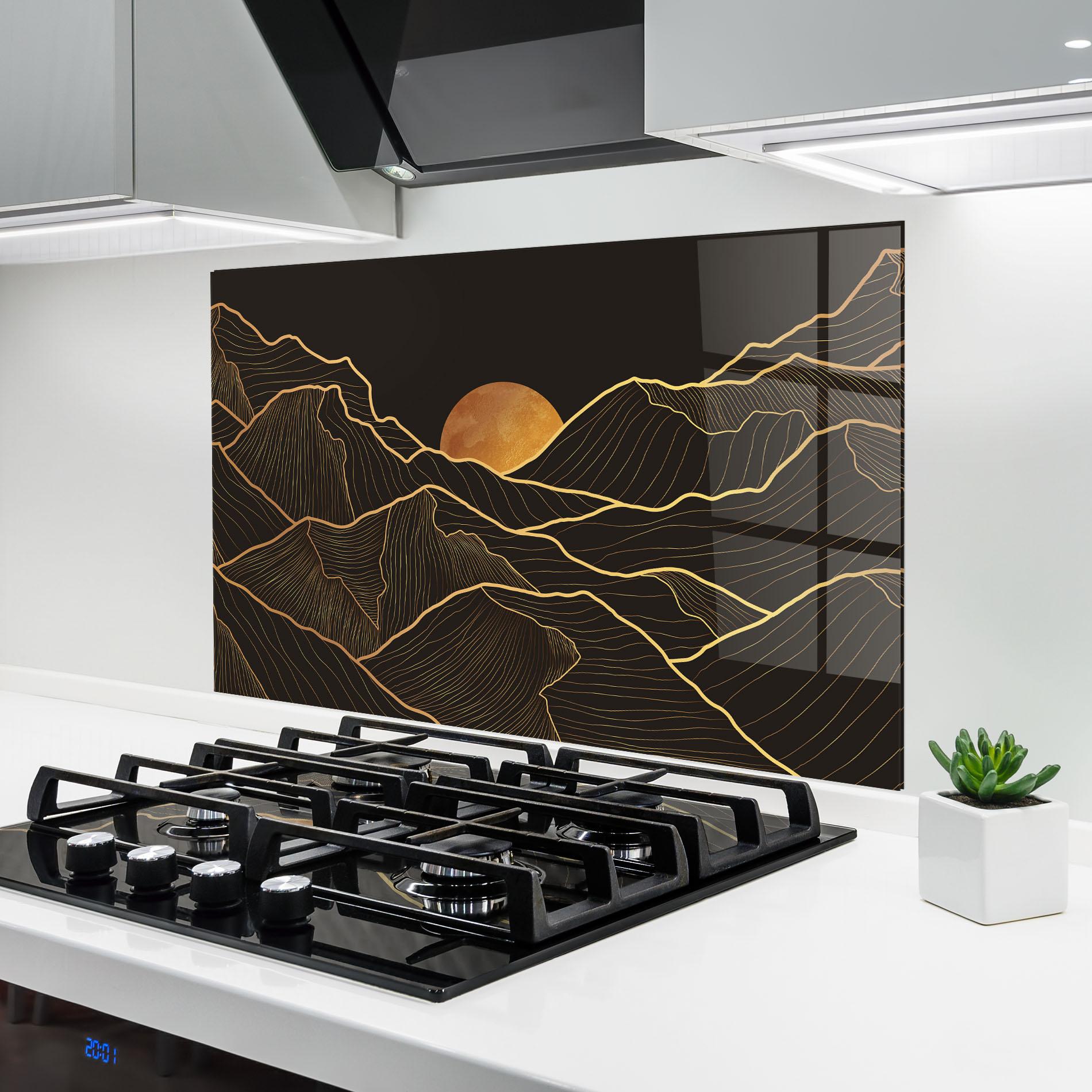 Küchenrückwand Glas Black Gold Mountains mockup 6