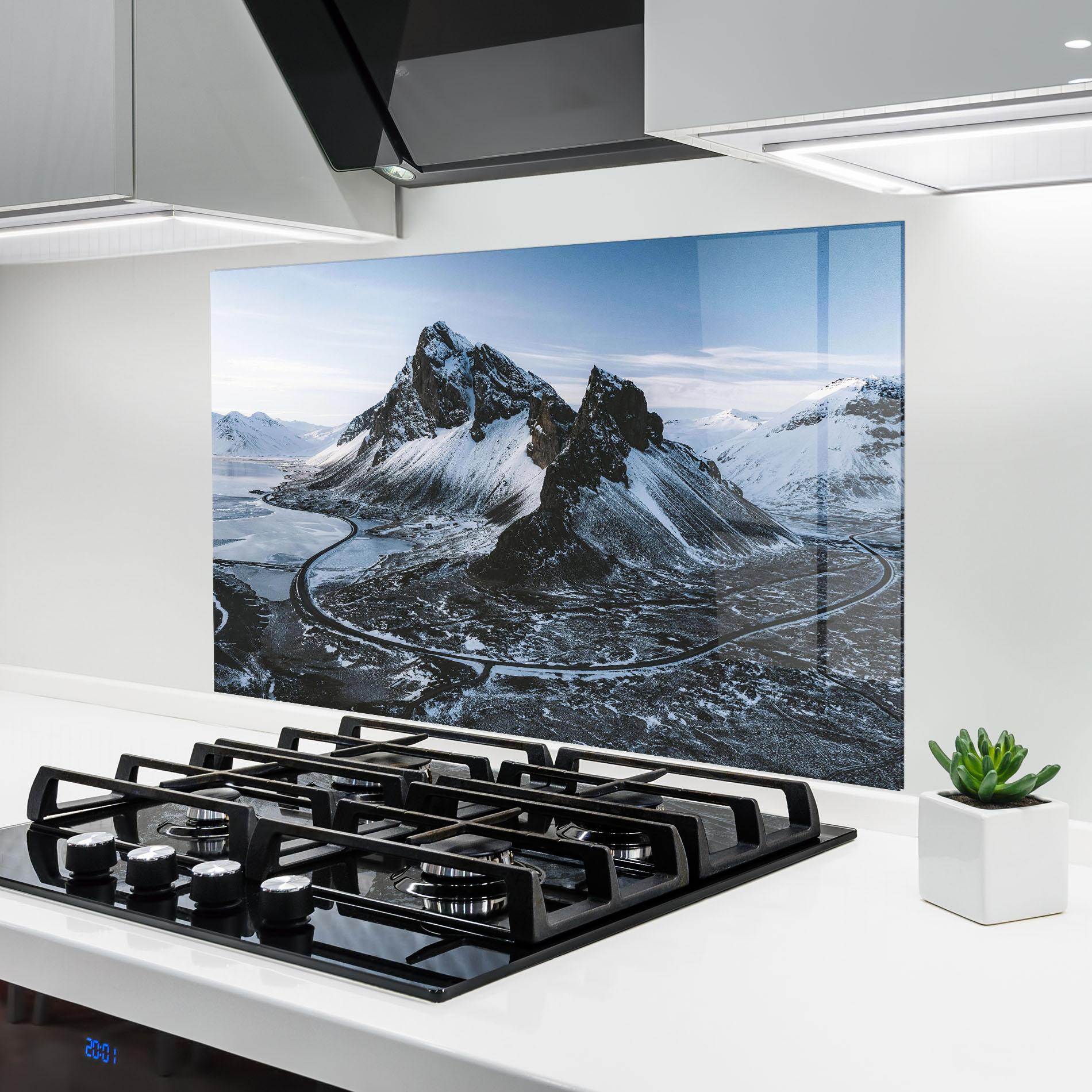 Küchenrückwand Glas Black Snowy Mountain mockup 6
