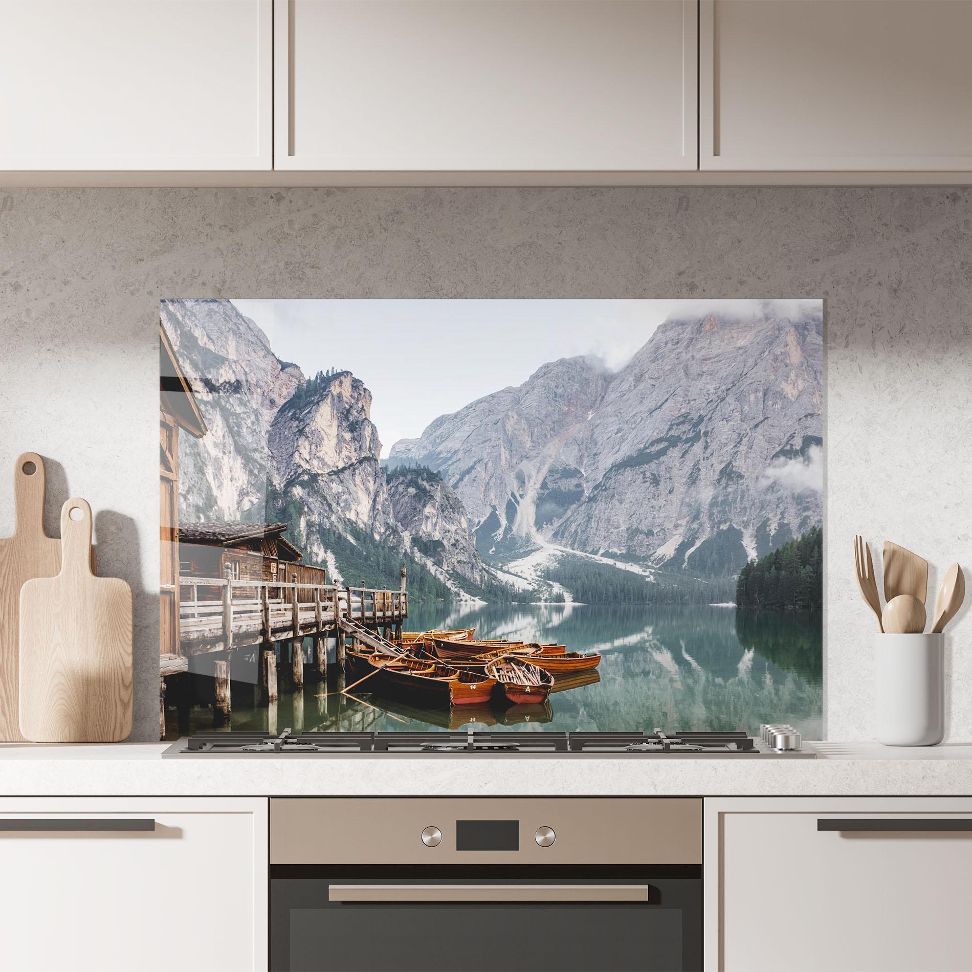 Küchenrückwand Glas Boat Lake Mountain mockup 7