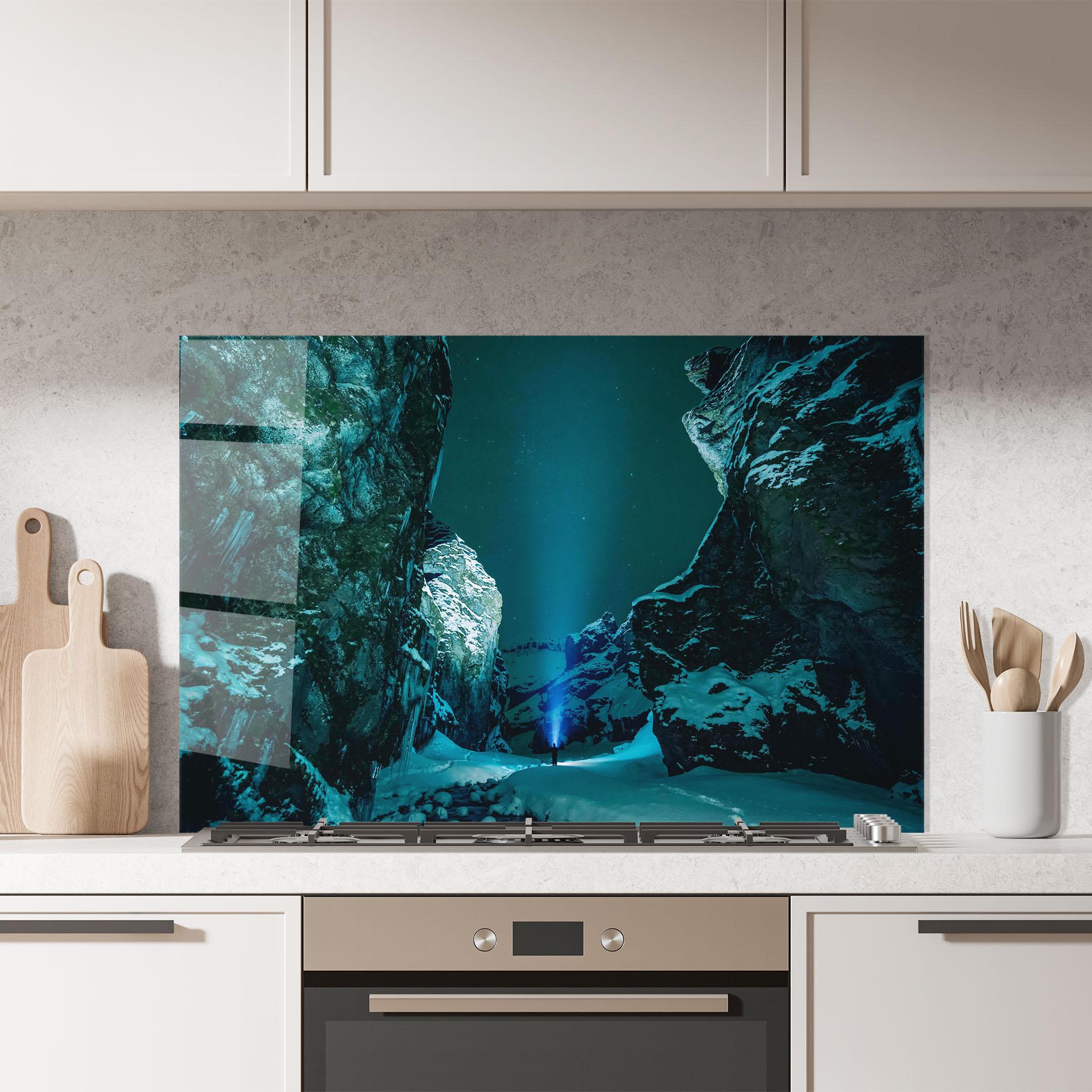 Küchenrückwand Glas Green Light Mountain mockup 7