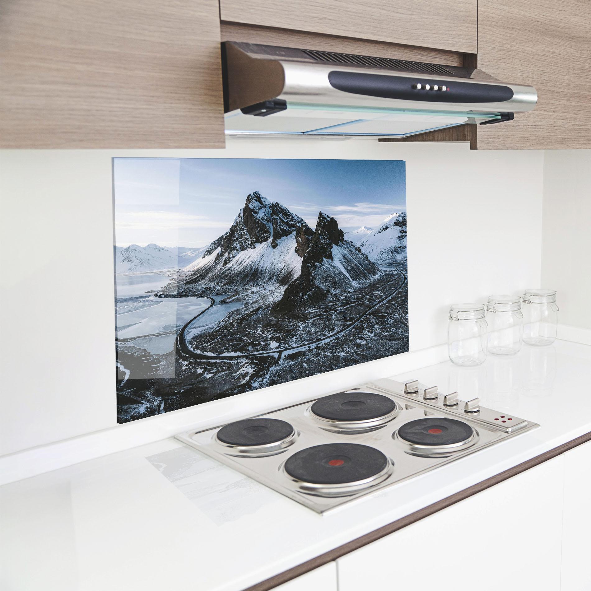 Küchenrückwand Glas Black Snowy Mountain mockup 8