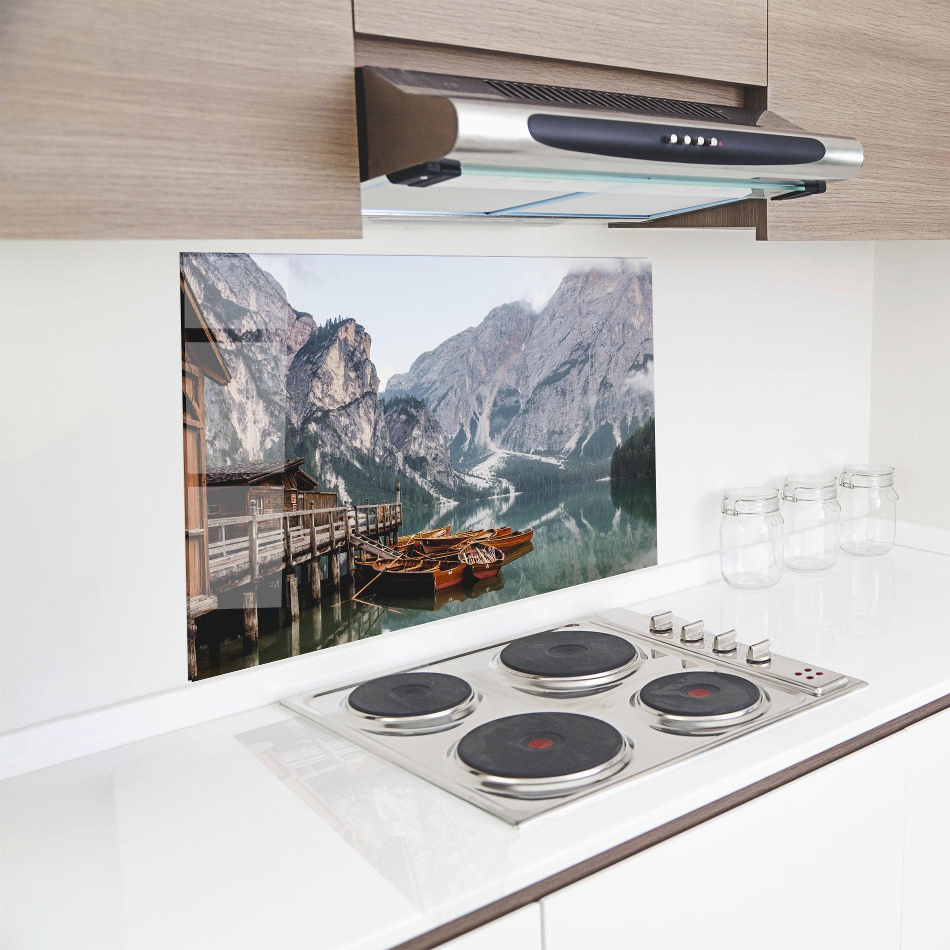 Küchenrückwand Glas Boat Lake Mountain mockup 8