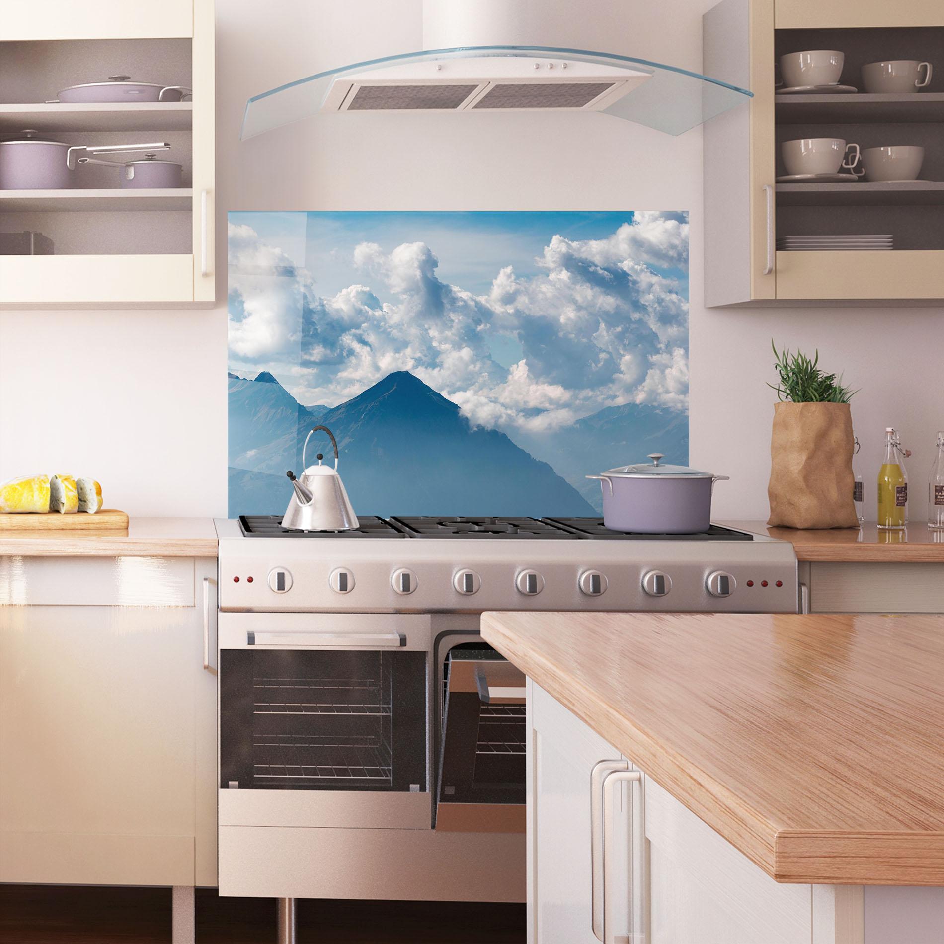 Küchenrückwand Glas Cloudy View Mountain mockup 1
