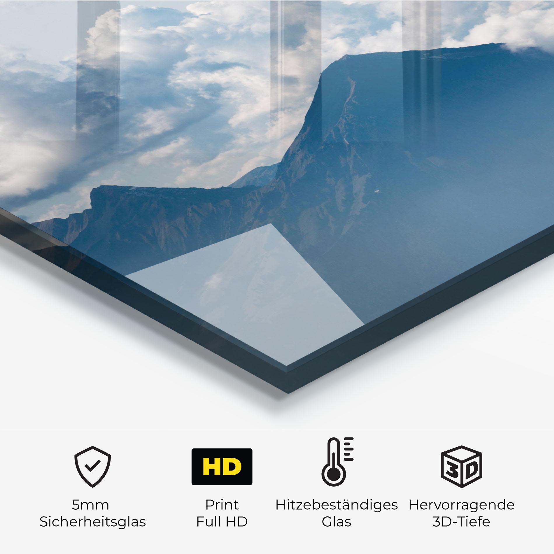 Küchenrückwand Glas Cloudy View Mountain mockup 2