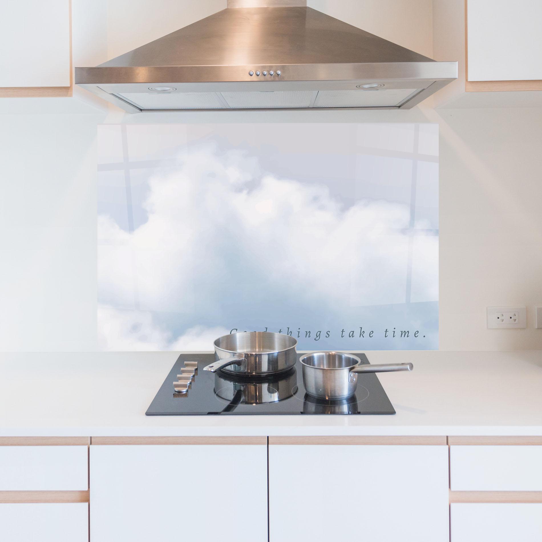 Küchenrückwand Glas Clouds Text White mockup 5