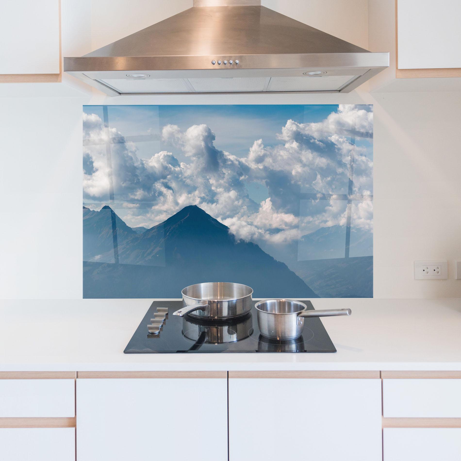 Küchenrückwand Glas Cloudy View Mountain mockup 5