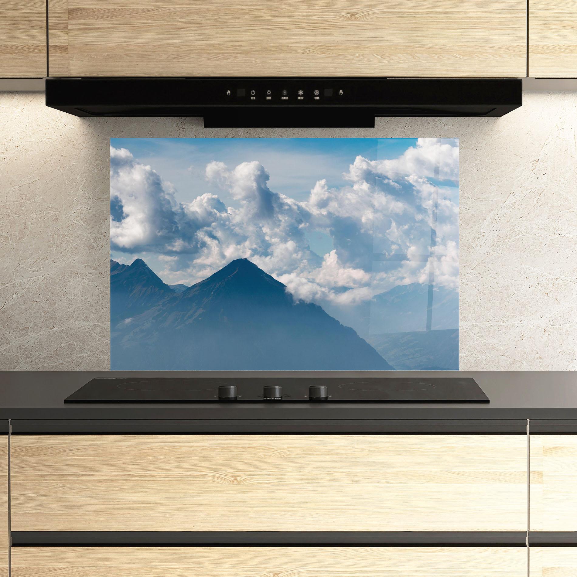 Küchenrückwand Glas Cloudy View Mountain mockup 3