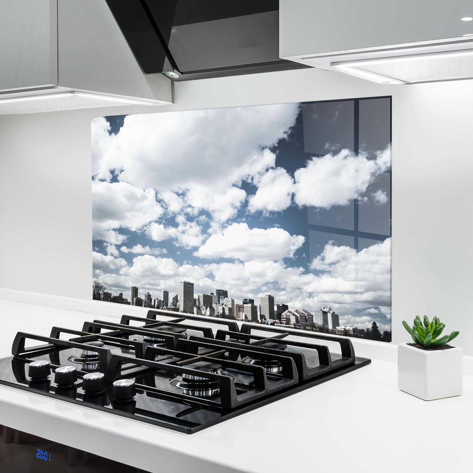 Küchenrückwand Glas Clouds Over City mockup 6