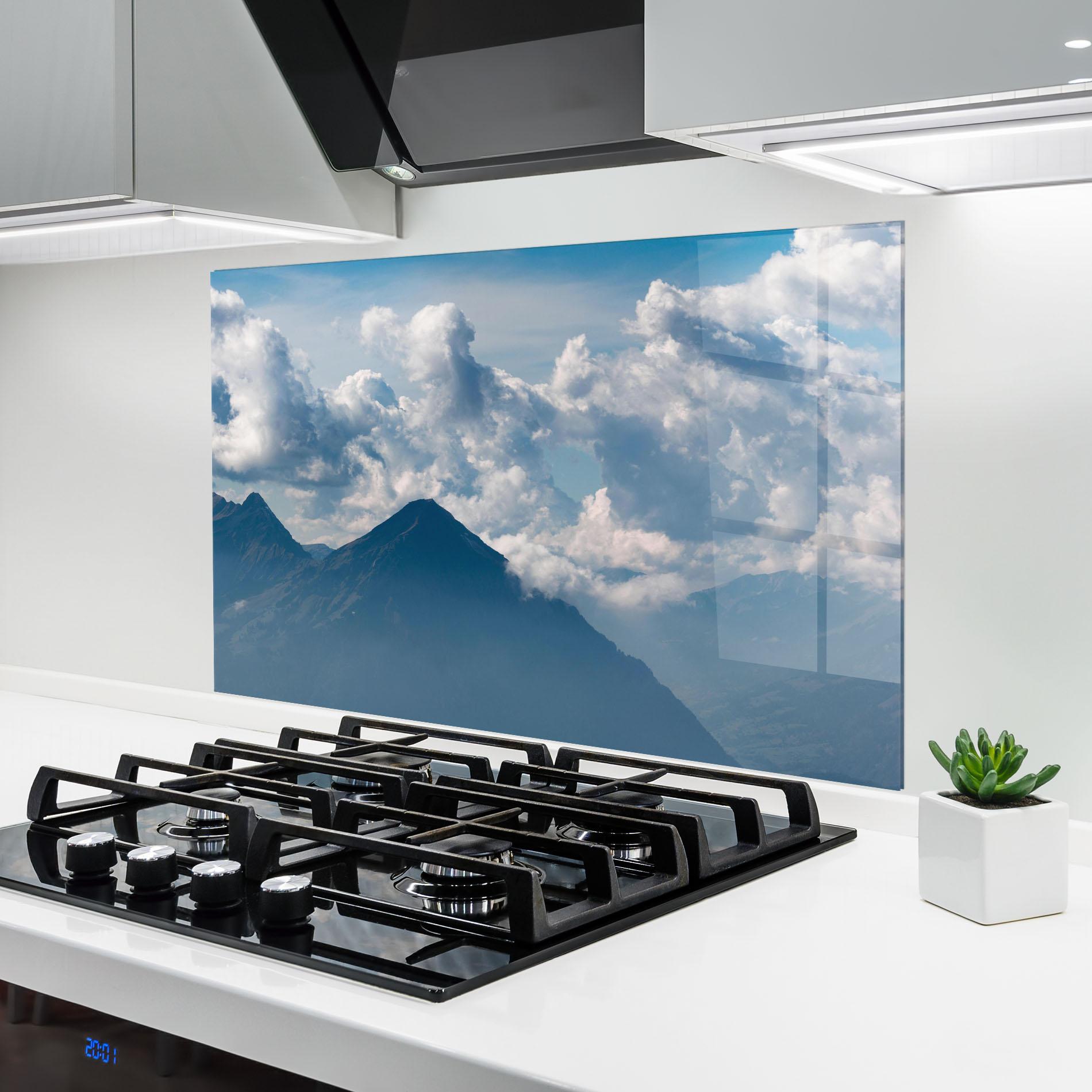 Küchenrückwand Glas Cloudy View Mountain mockup 6