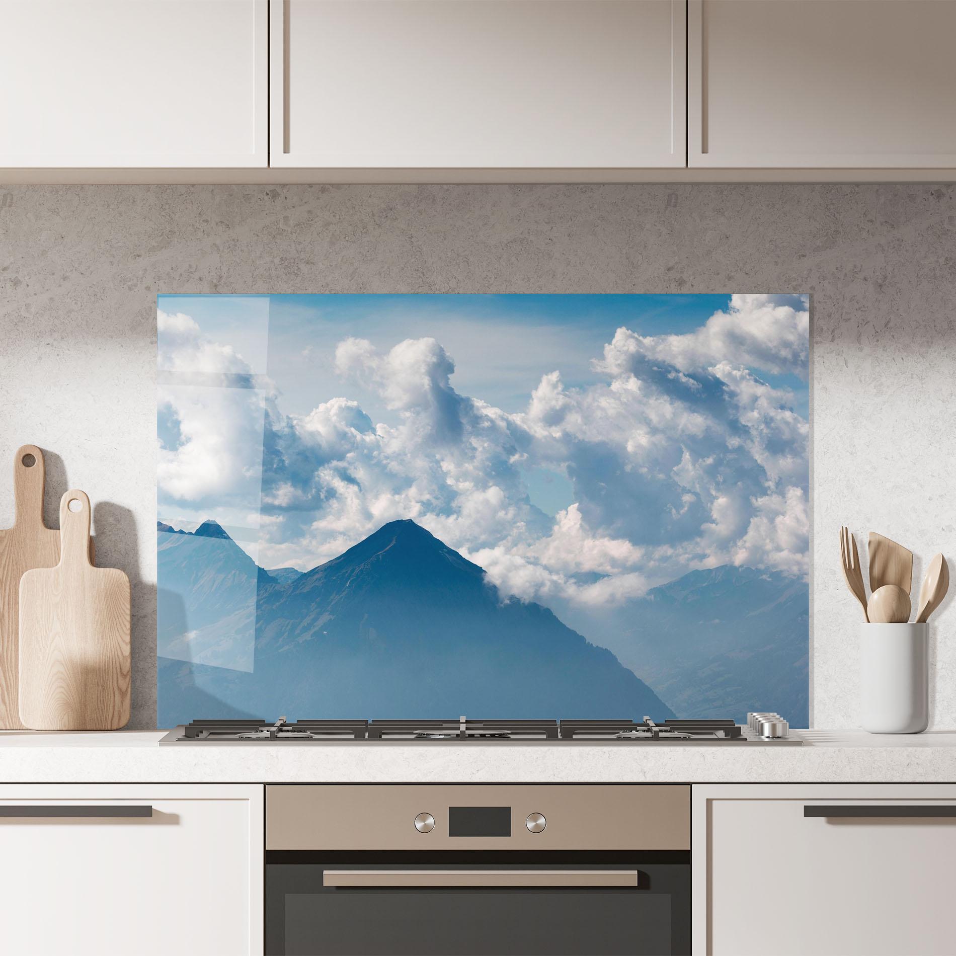 Küchenrückwand Glas Cloudy View Mountain mockup 7