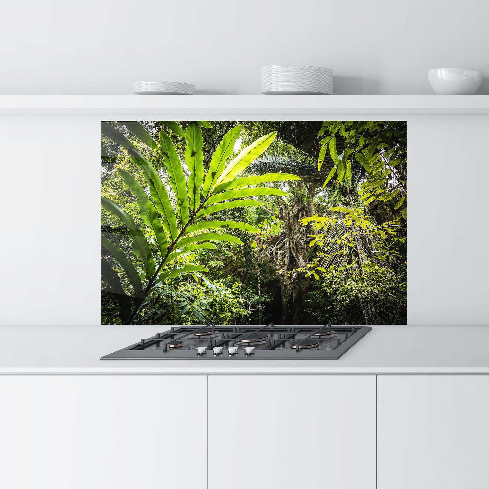 Küchenrückwand Glas Big Leaf Forest mockup 9