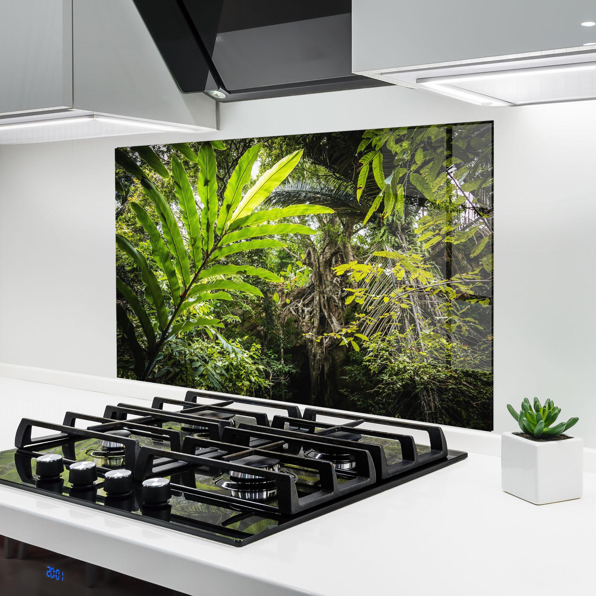 Küchenrückwand Glas Big Leaf Forest mockup 6