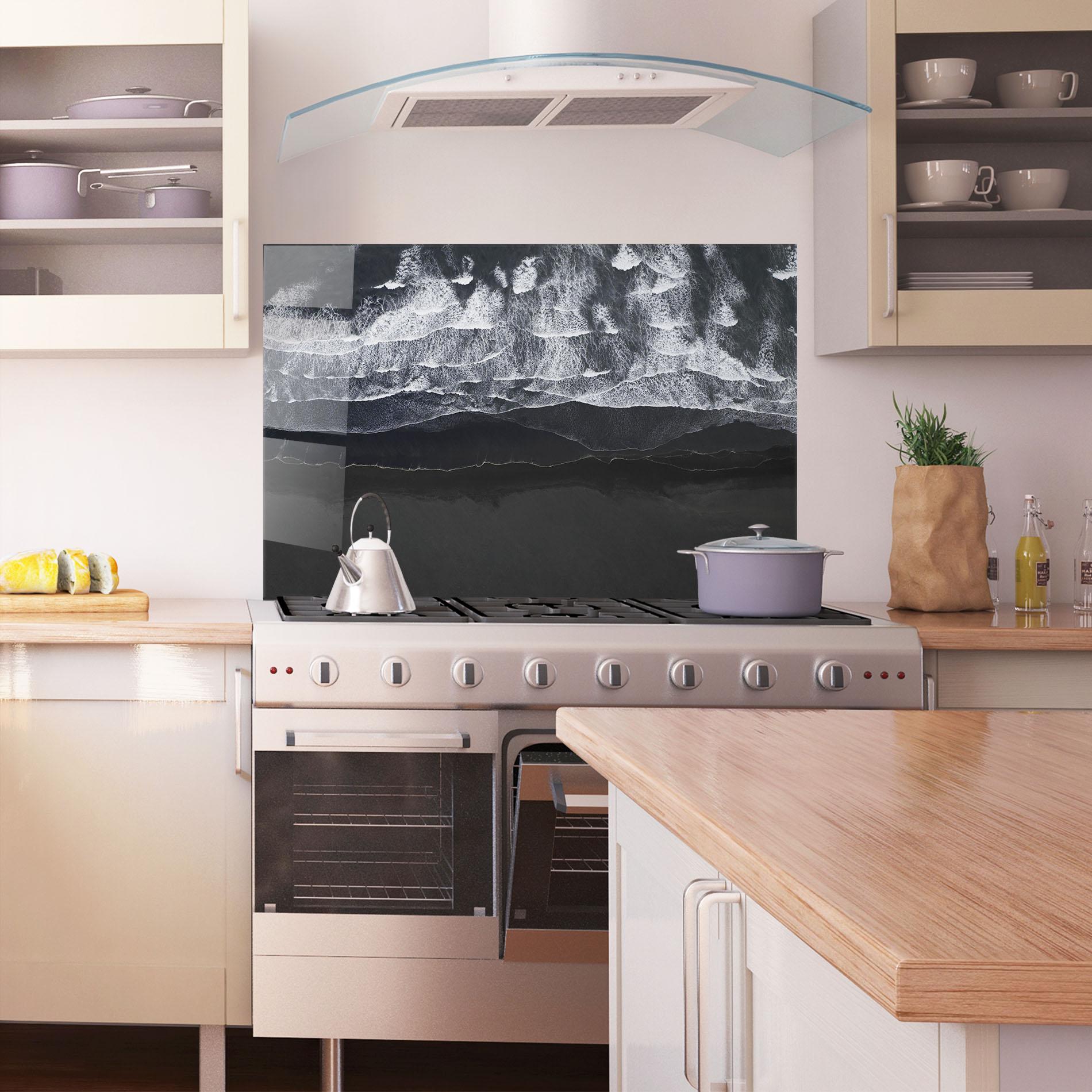 Küchenrückwand Glas Grey Waves Beach mockup 1