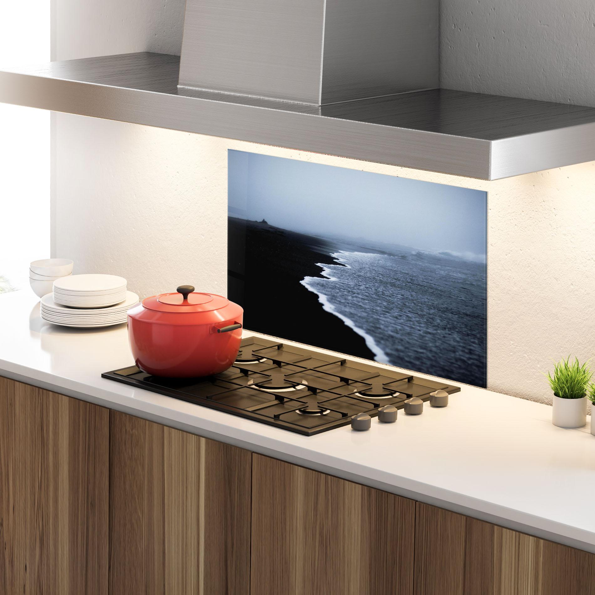 Küchenrückwand Glas Black Beach View mockup 4