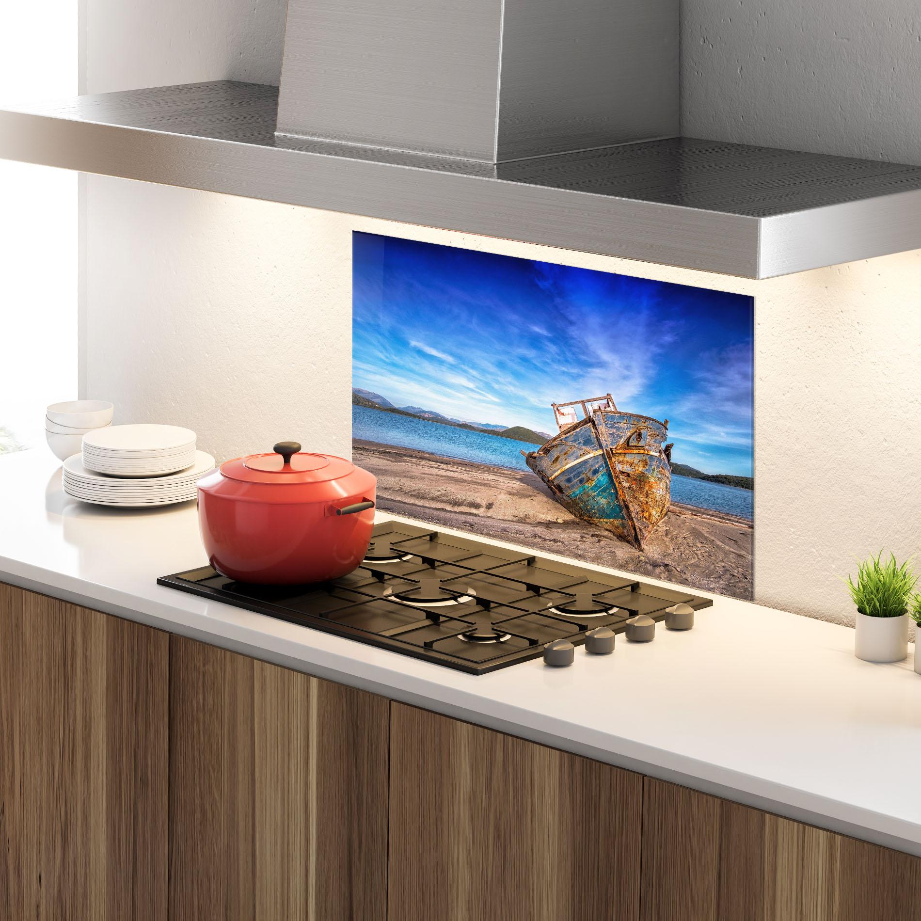 Küchenrückwand Glas Boat Blue Sky mockup 4