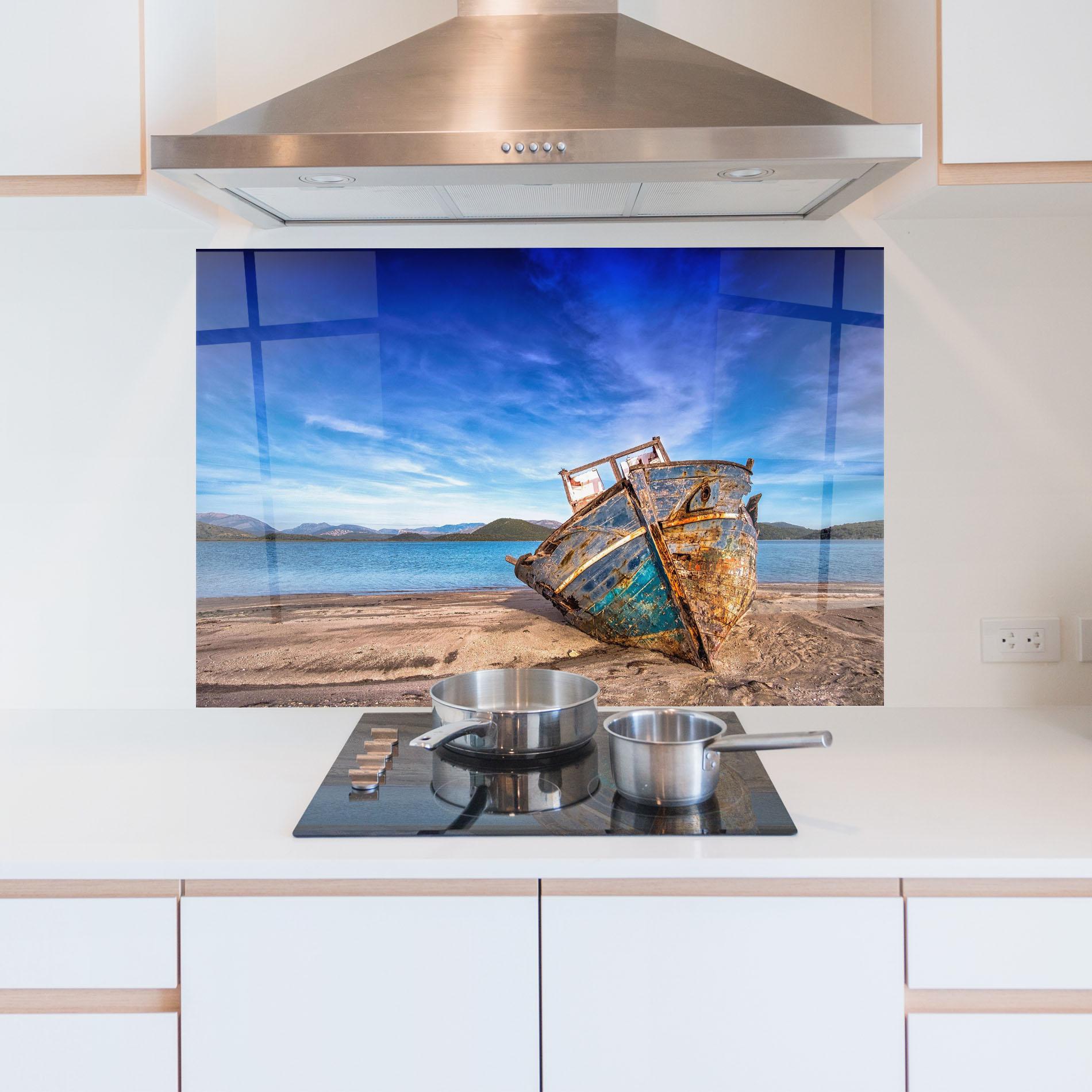 Küchenrückwand Glas Boat Blue Sky mockup 5