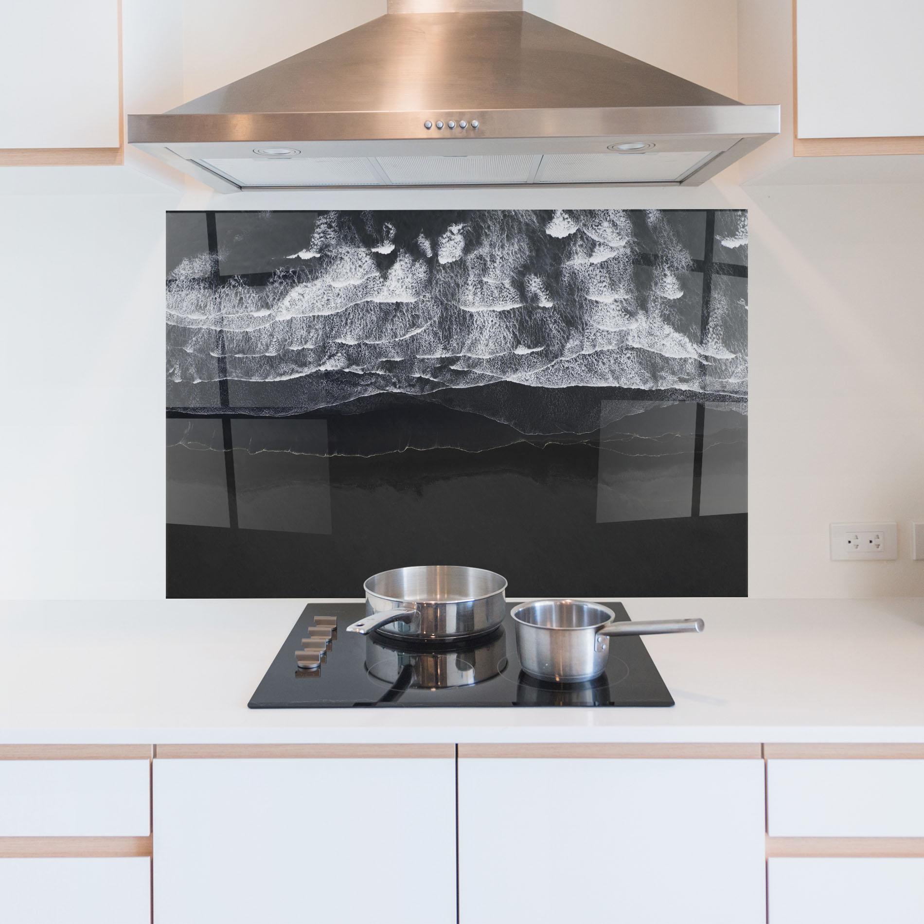 Küchenrückwand Glas Grey Waves Beach mockup 5