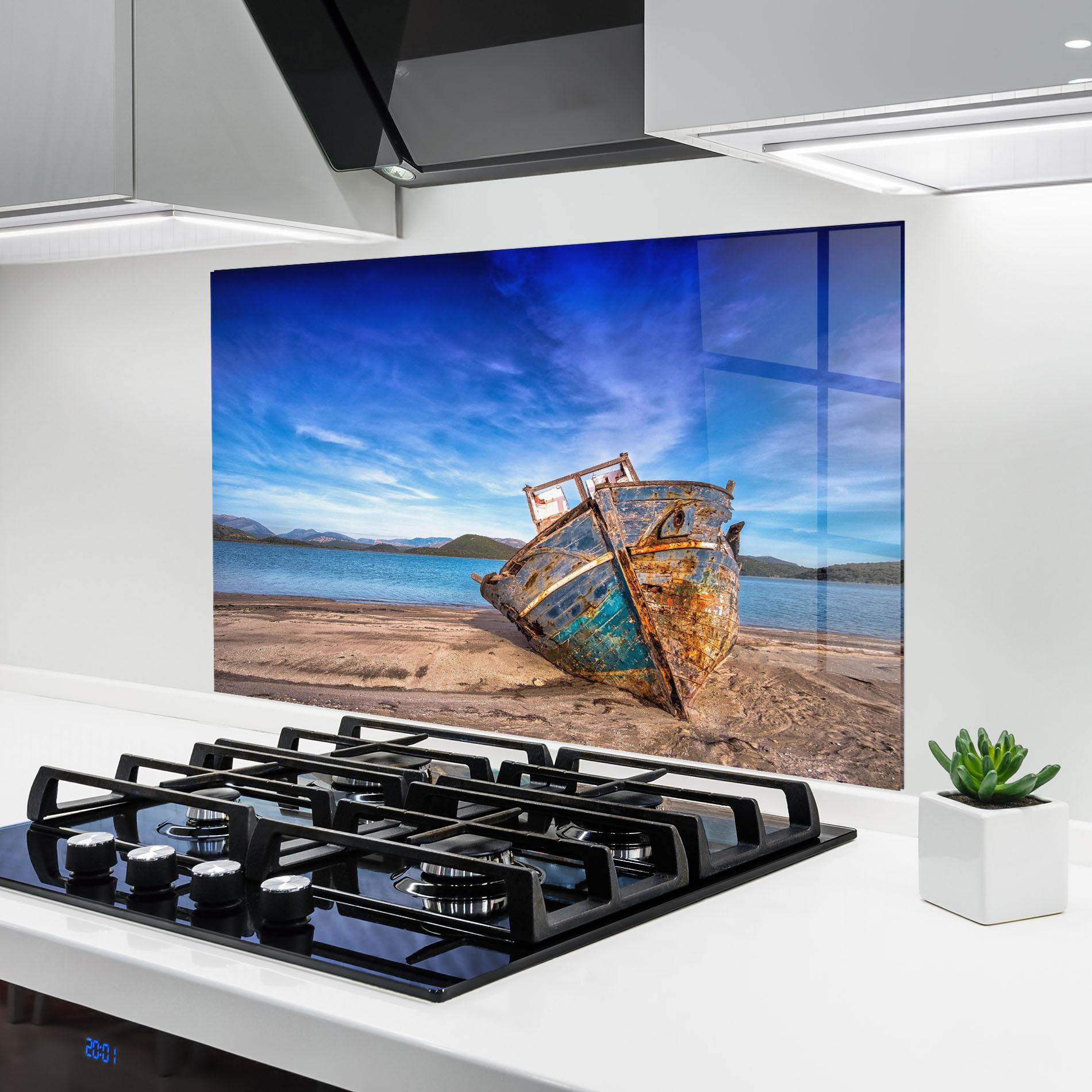Küchenrückwand Glas Boat Blue Sky mockup 6