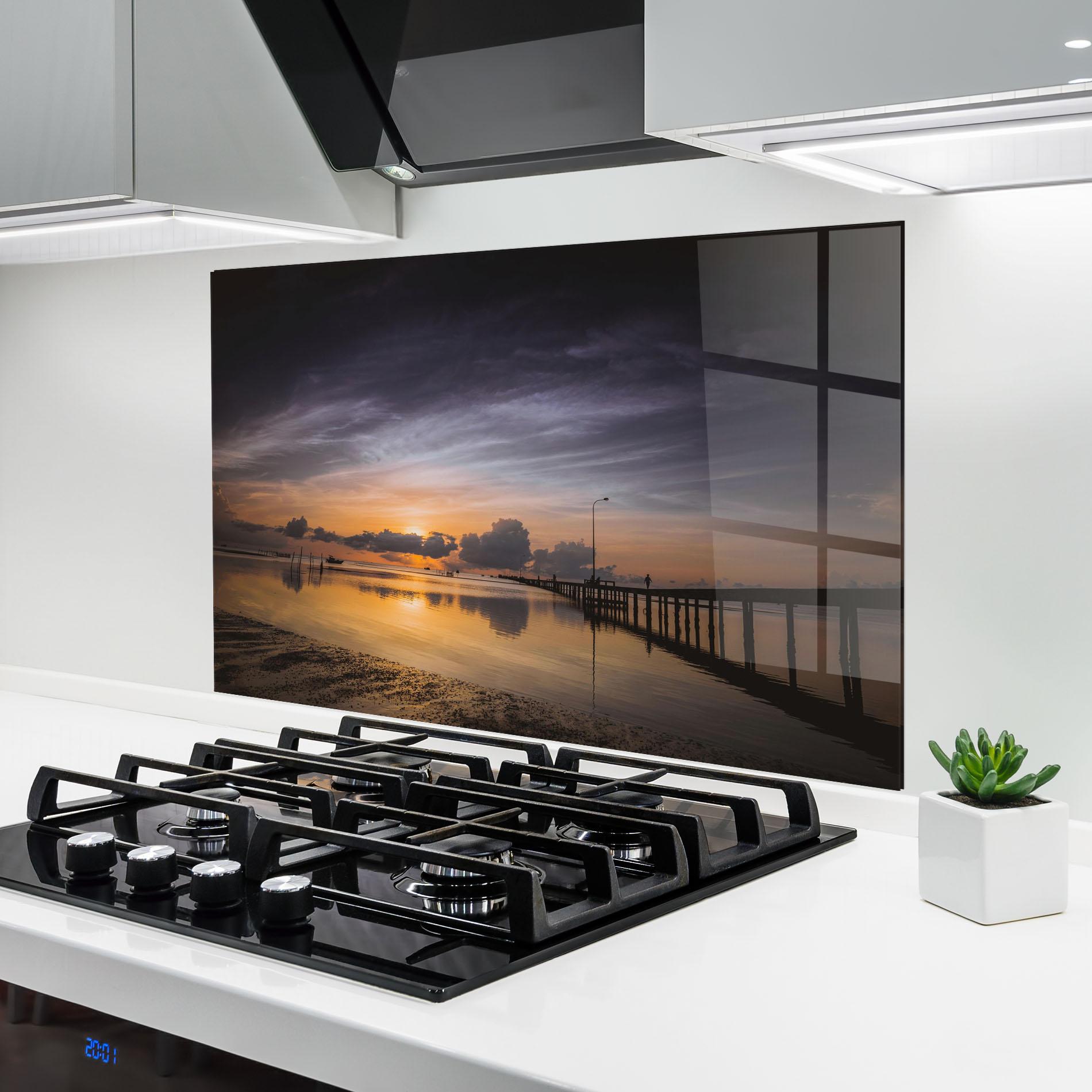 Küchenrückwand Glas Orange Purple Beach mockup 6