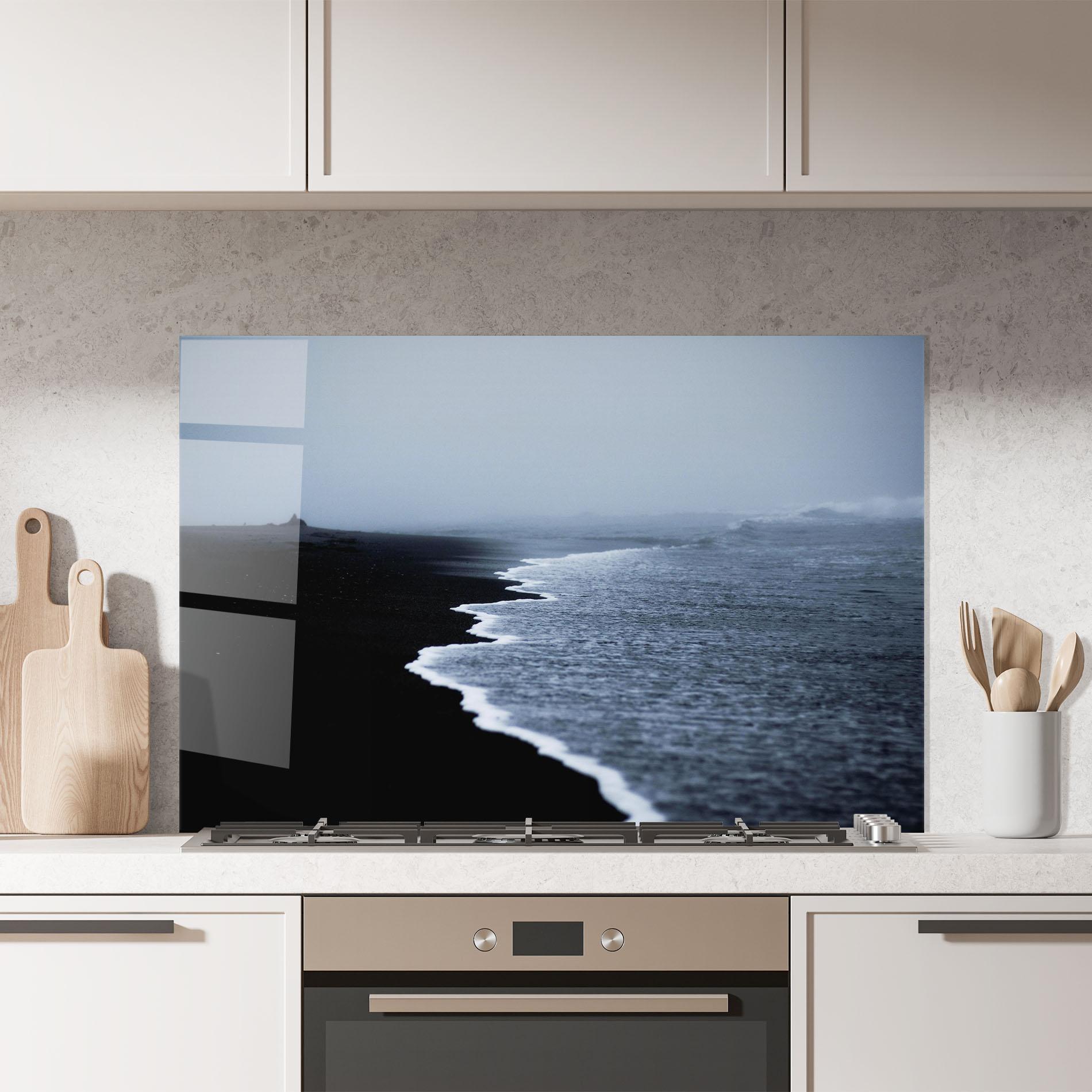 Küchenrückwand Glas Black Beach View mockup 7