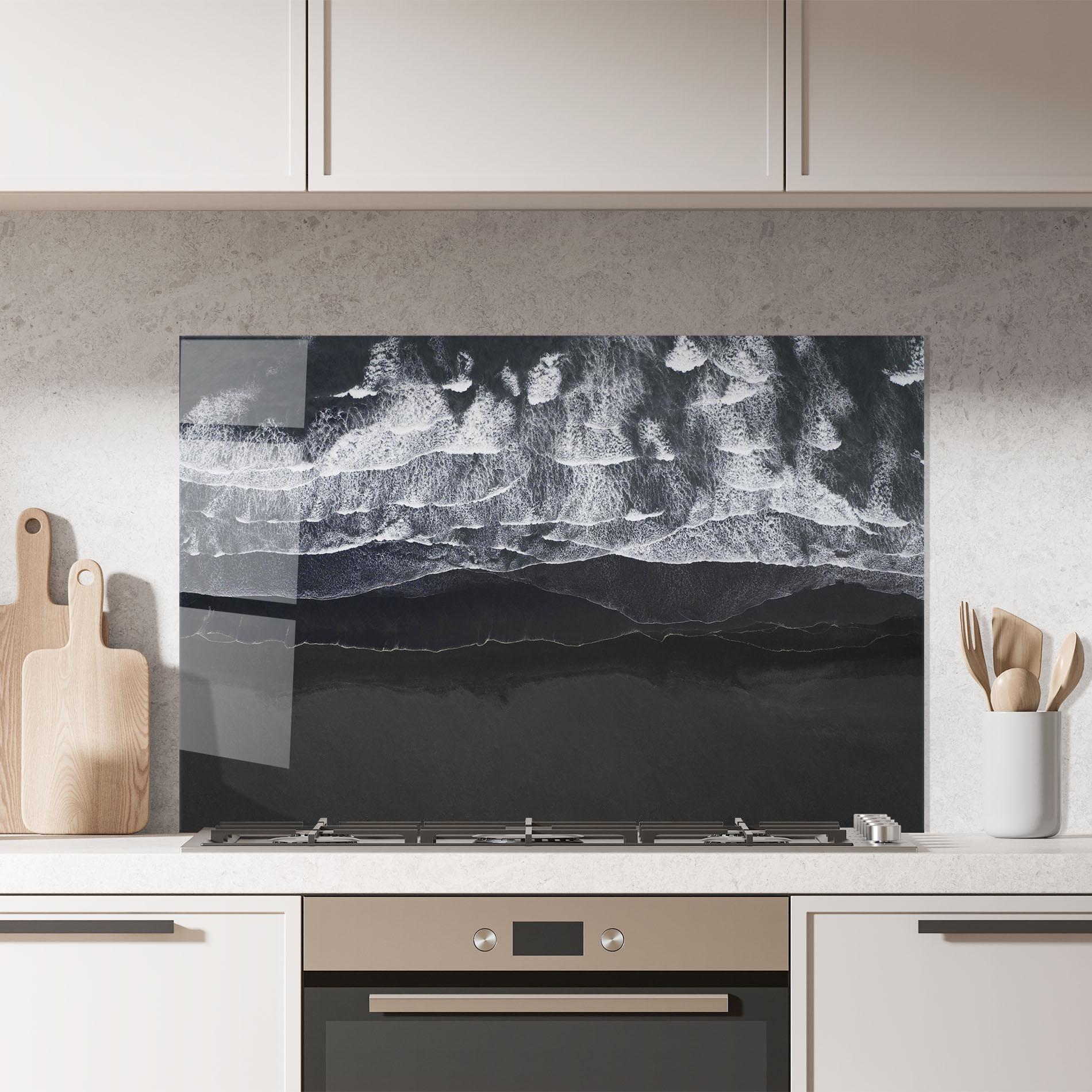 Küchenrückwand Glas Grey Waves Beach mockup 7
