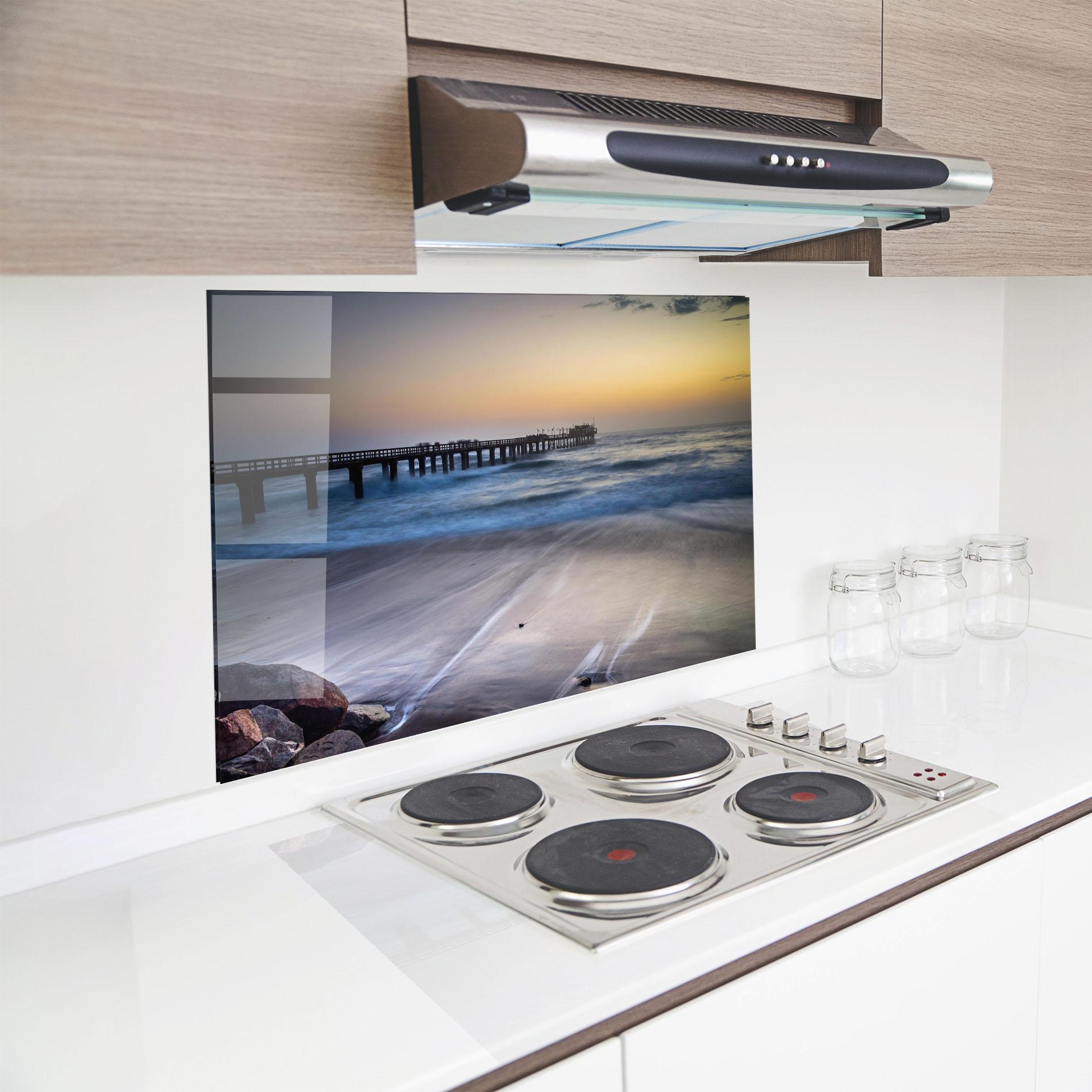 Küchenrückwand Glas Empty Pretty Beach mockup 8