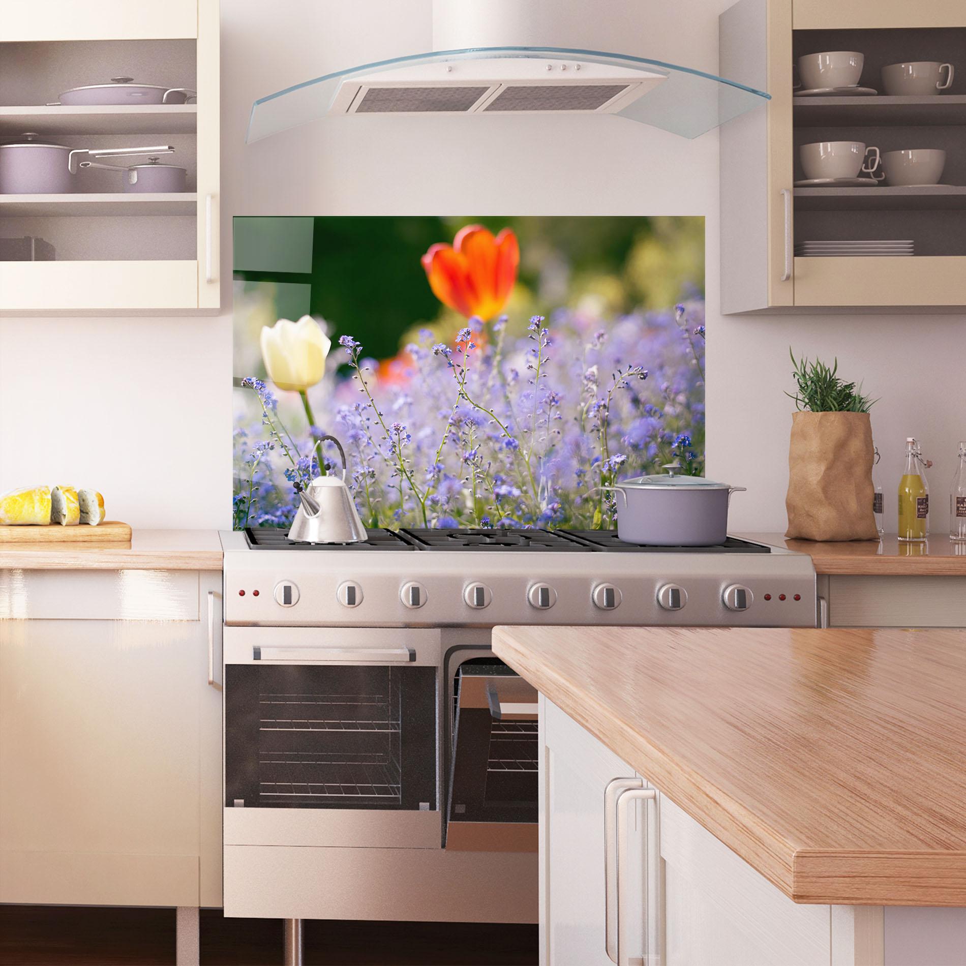 Küchenrückwand Glas Small Little Spring Flower mockup 1