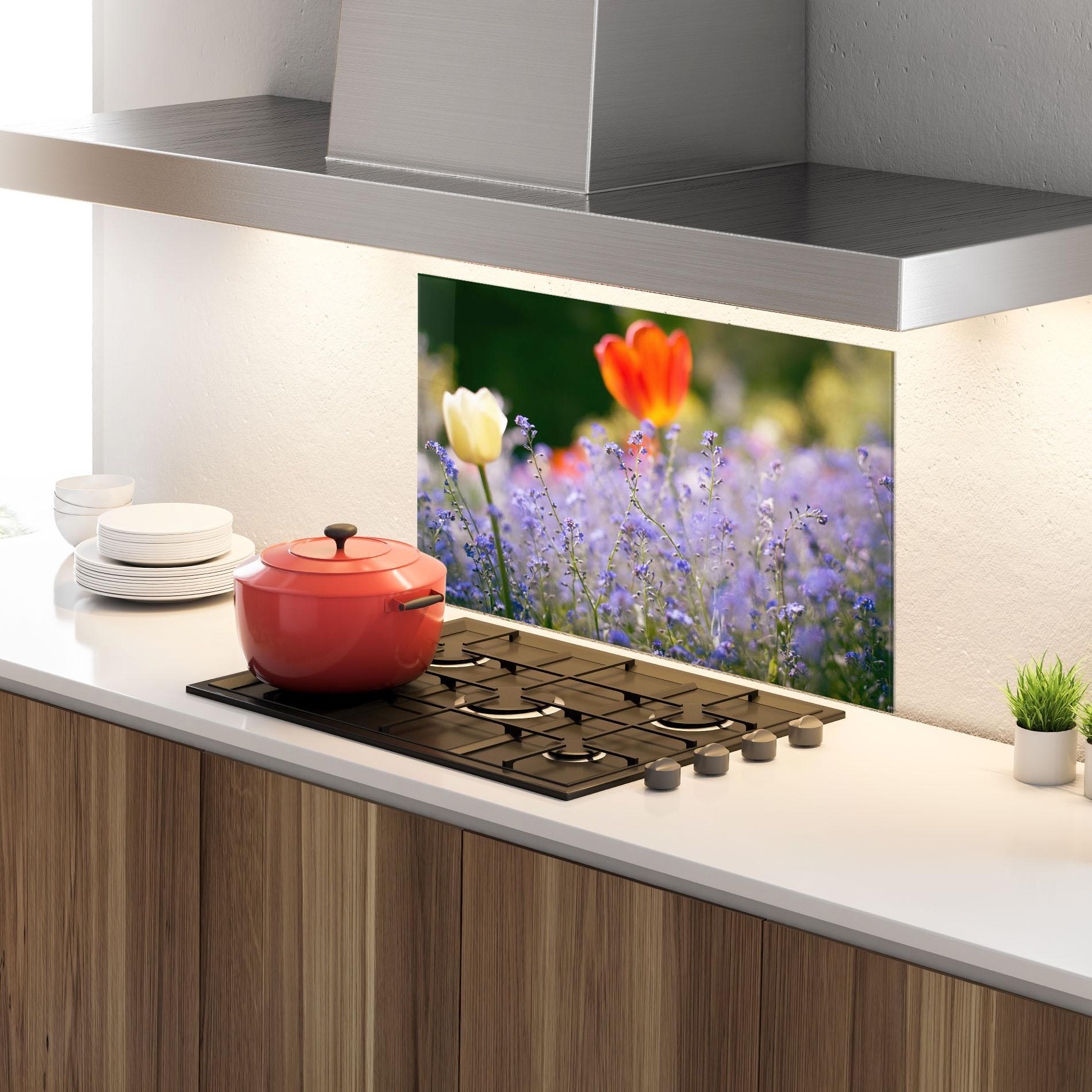 Küchenrückwand Glas Small Little Spring Flower mockup 4